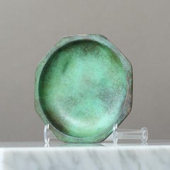 Piccolo piatto in bronzo Art Deco di GAB Guldsmedsaktiebolaget, Svezia, anni '30