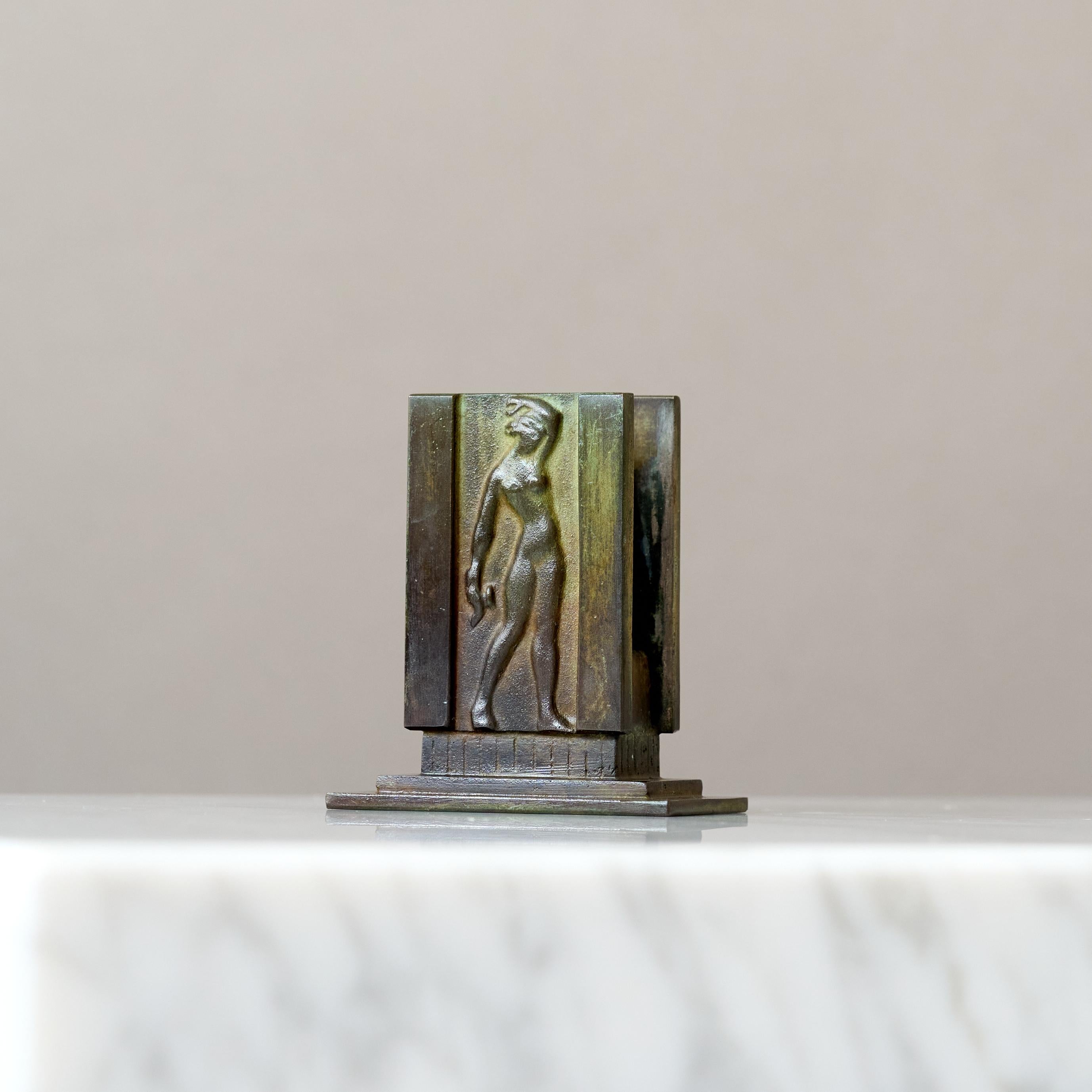 Calco Piccola scultura in bronzo Art Deco / Porta fiammiferi di GAB, Svezia, anni '30. in vendita