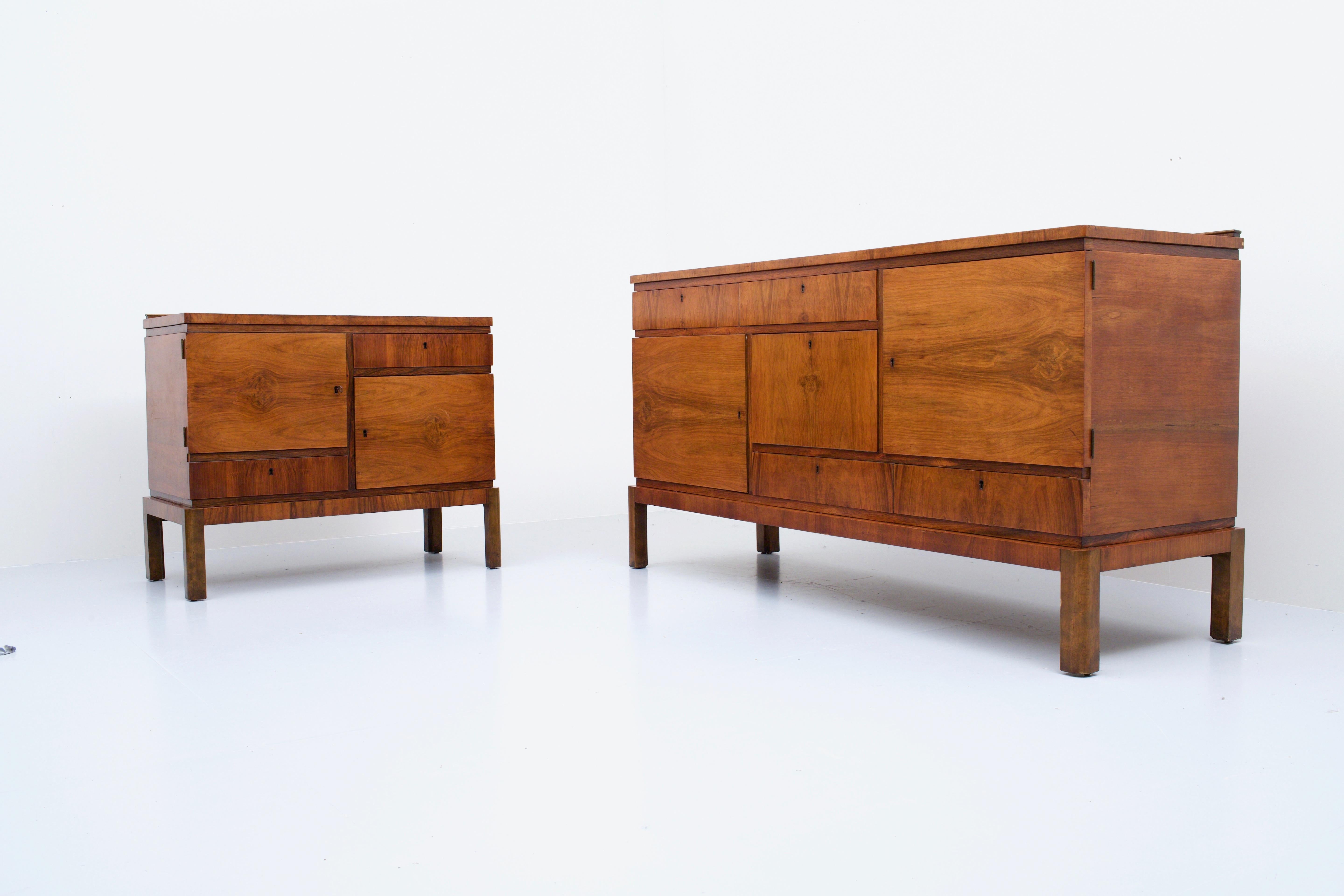 Small Art Deco Buffet in Walnut, France, 1930s In Good Condition In Amsterdam, NL
