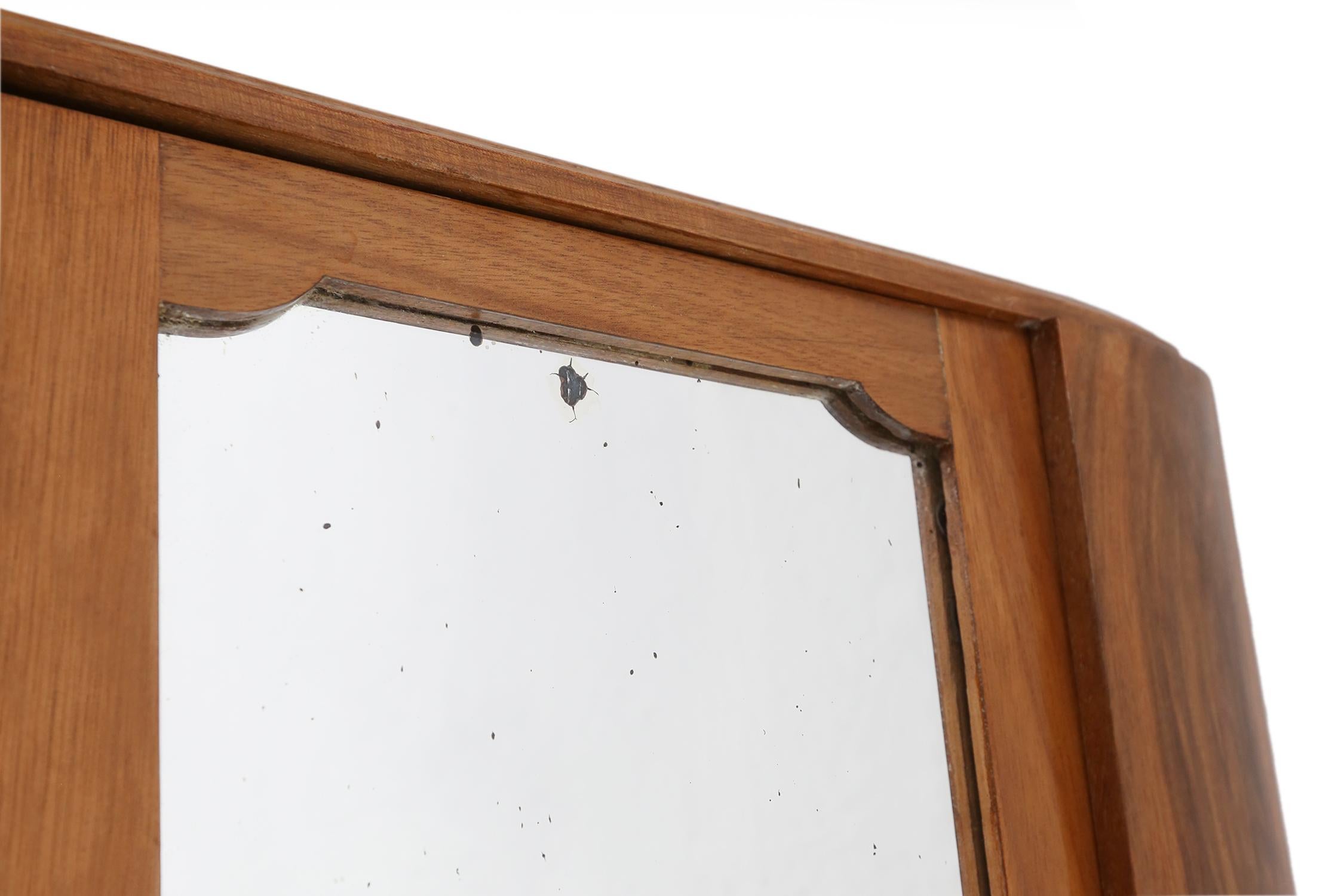 Belge Petit meuble Art Déco en bois avec miroir, Belgique vers 1930 en vente