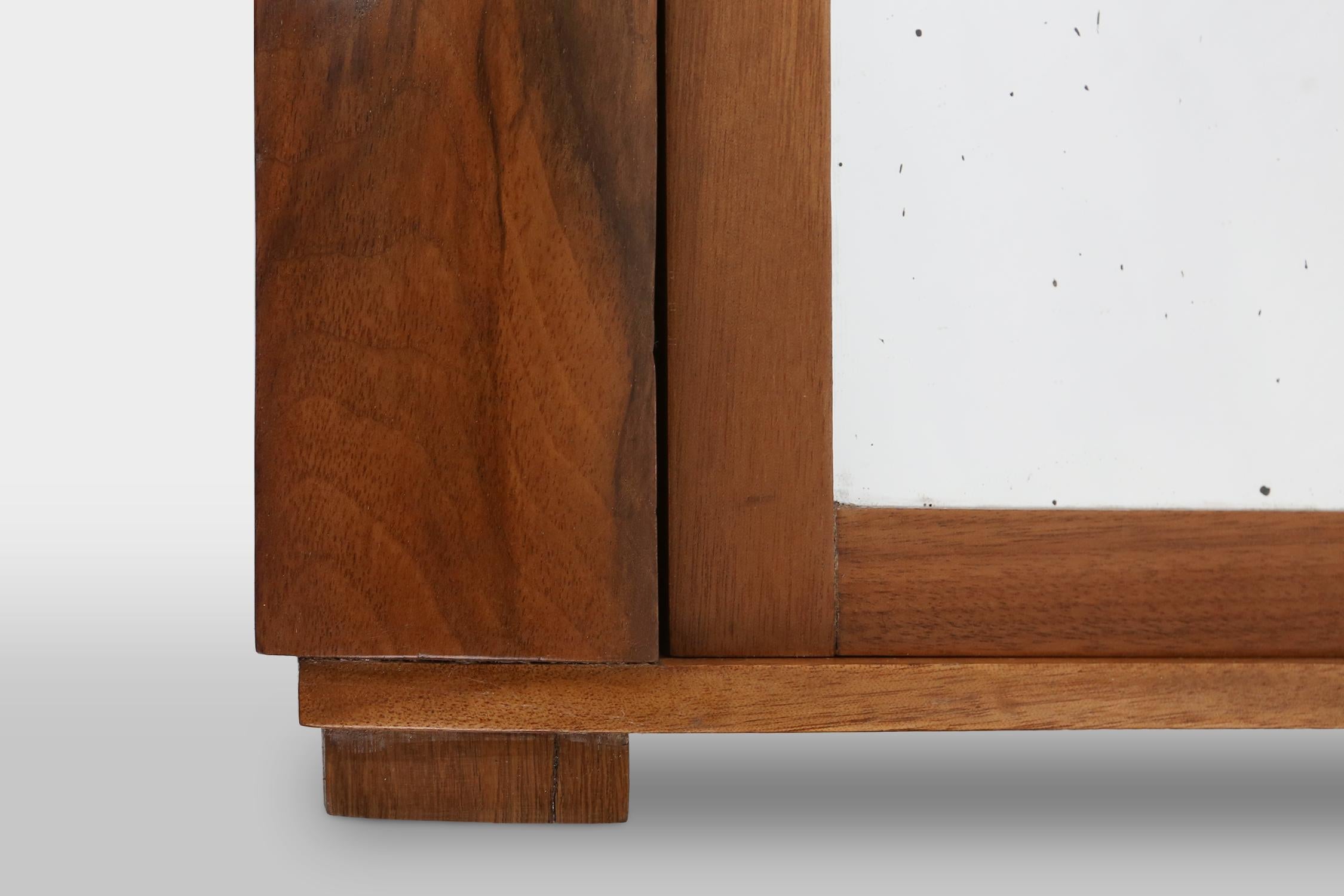 Milieu du XXe siècle Petit meuble Art Déco en bois avec miroir, Belgique vers 1930 en vente