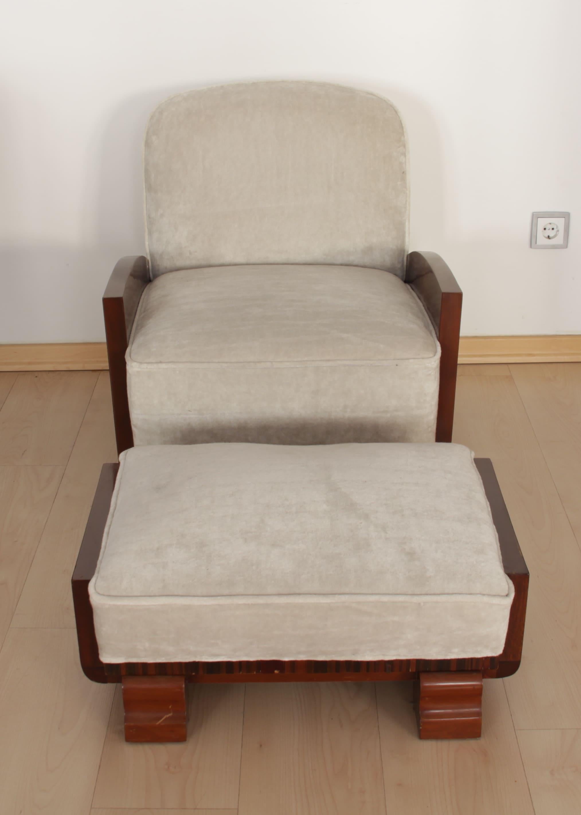 Petite Art Deco Club Chair with Ottoman

Wood: Mahogany and rosewood veneered, French polish
Fabric: Creme colored velvet with keder, newly upholstered.

Dimensions:
Chair: H 69, W 60, D 68 cm, H-Armrests 43, H-Seat 38 cm
Ottomane: H 28, W 62, D 46