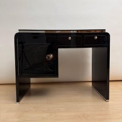 Piccola scrivania in stile Art Déco, laccata nera, nichel, acero “occhio di uccello”, Francia, 1930 circa