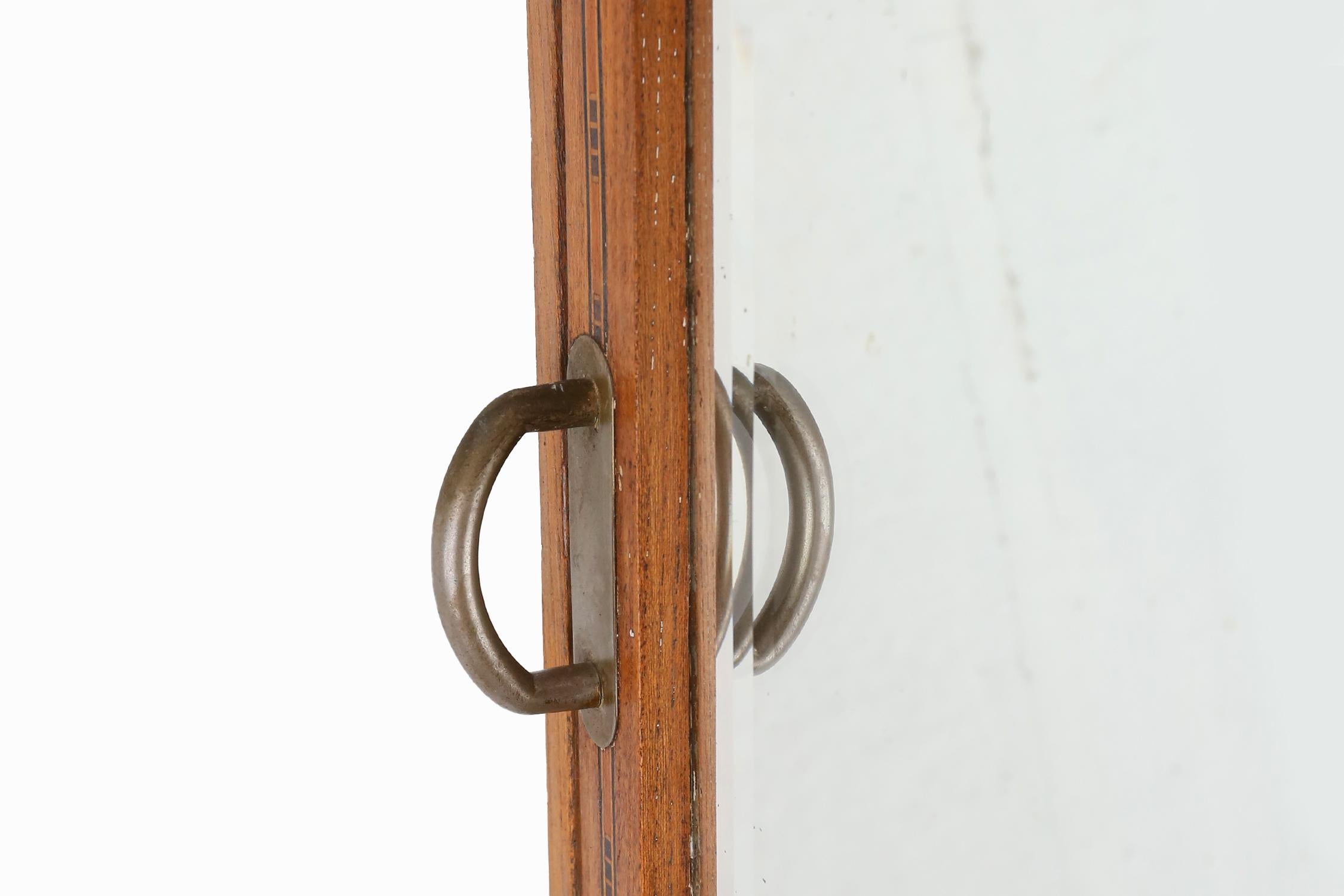 Petit meuble de rasage Art Deco en Oak avec miroir, France années 1930 Bon état - En vente à Meulebeke, BE