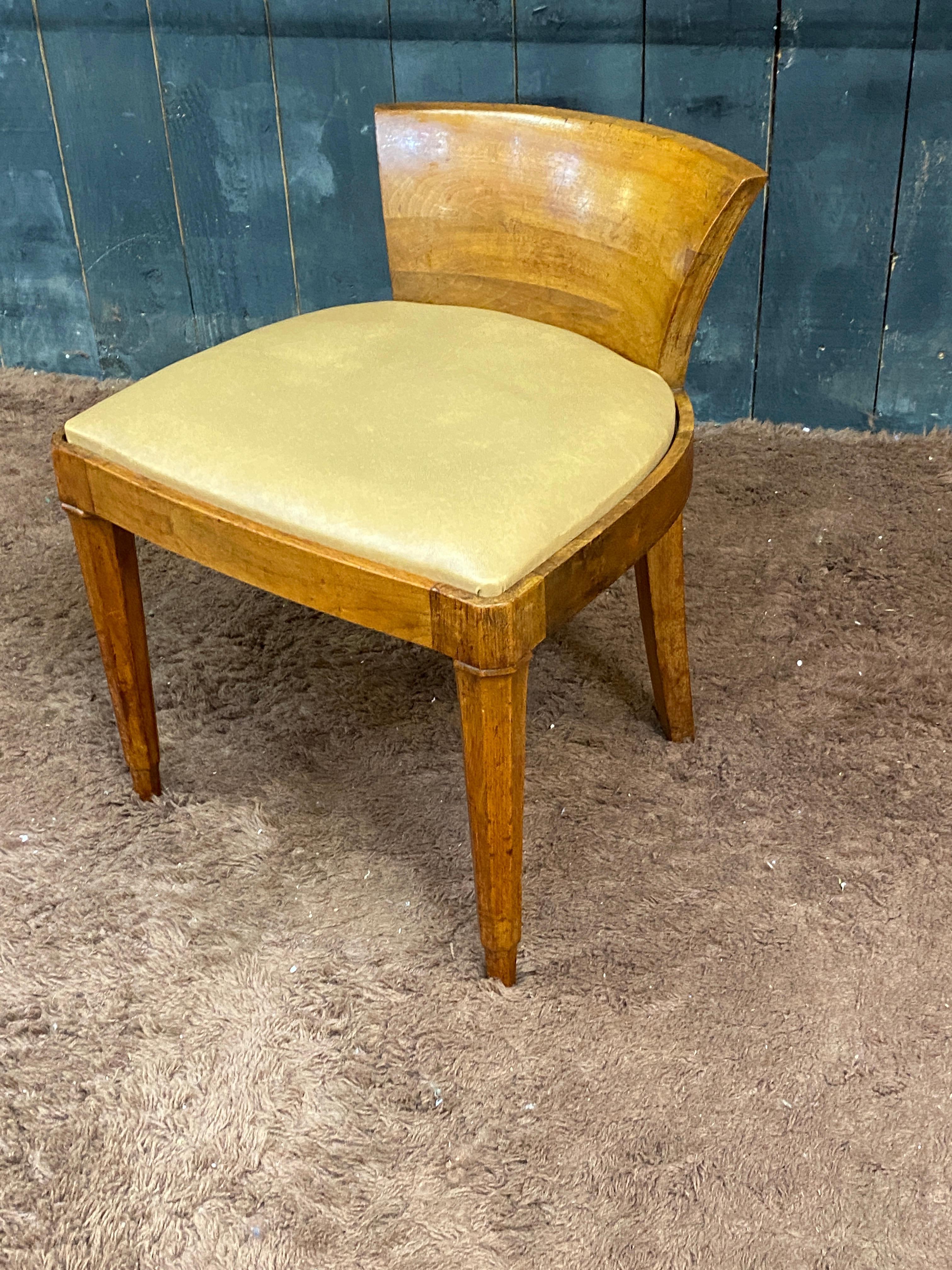 petite chaise d'appoint art déco en noyer massif, vers 1930 Bon état - En vente à Saint-Ouen, FR