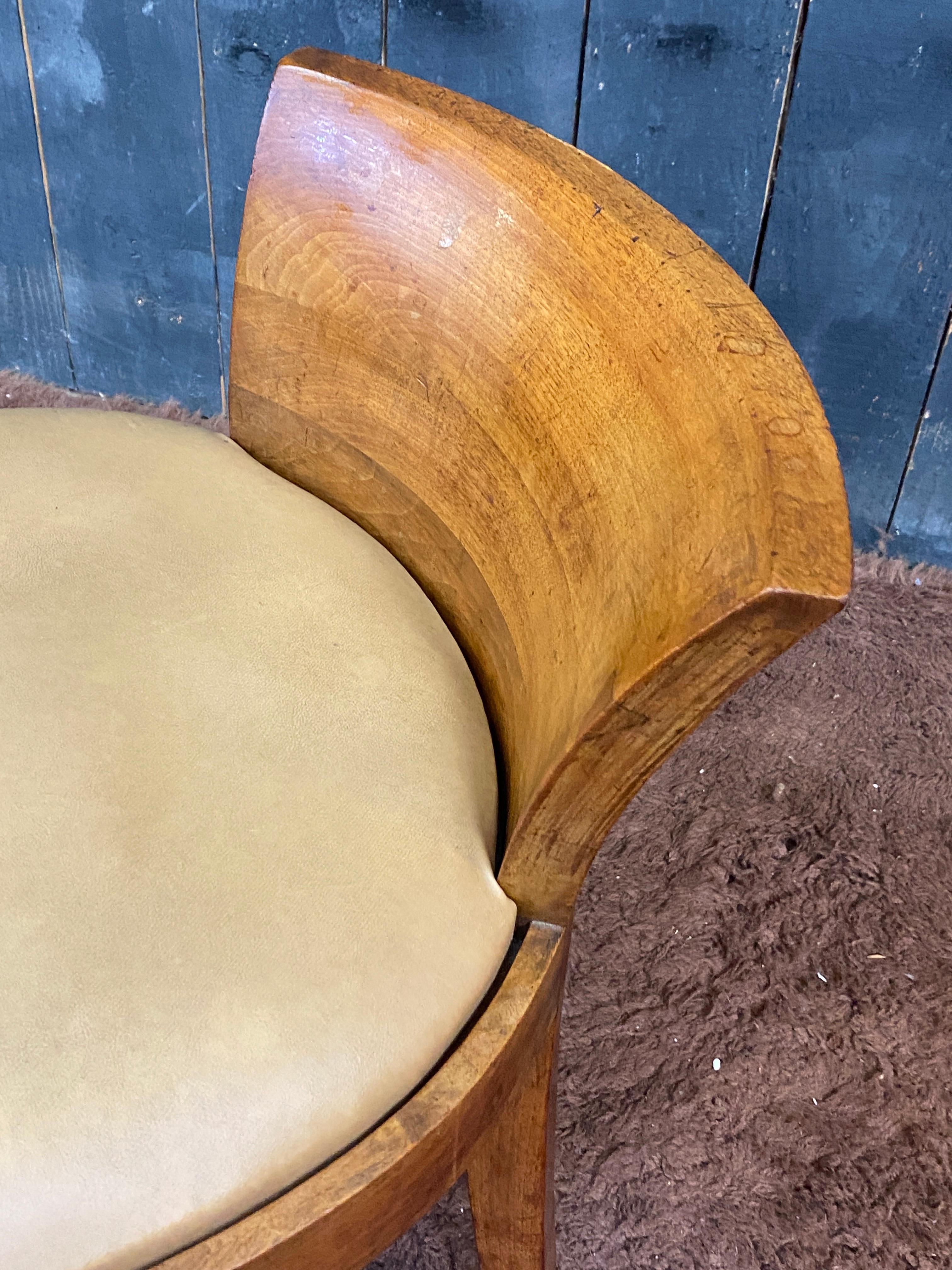 petite chaise d'appoint art déco en noyer massif, vers 1930 en vente 2
