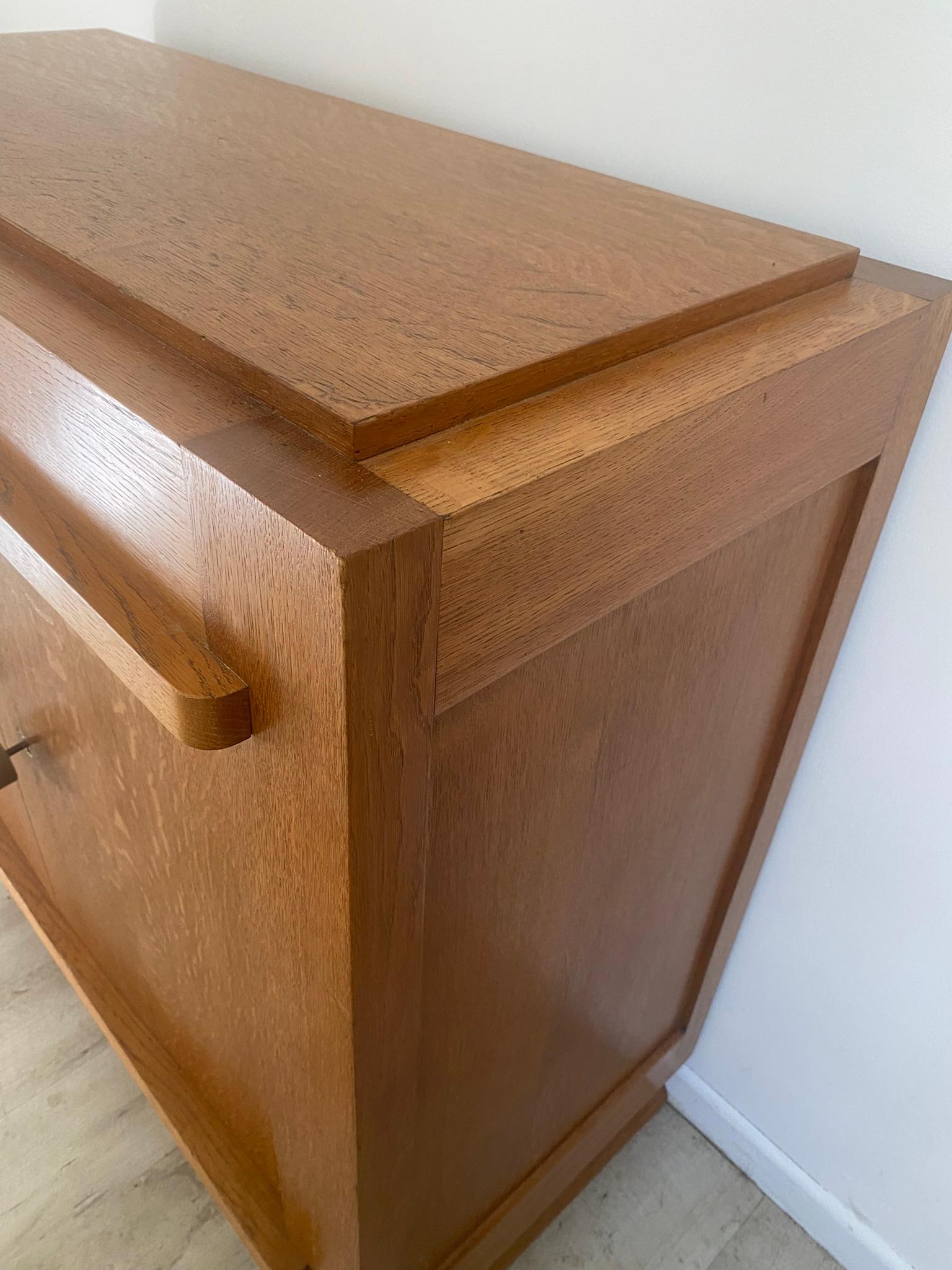 small Art Deco Sideboard in Oak, full restored, circa 1930-1940 In Good Condition For Sale In Saint-Ouen, FR