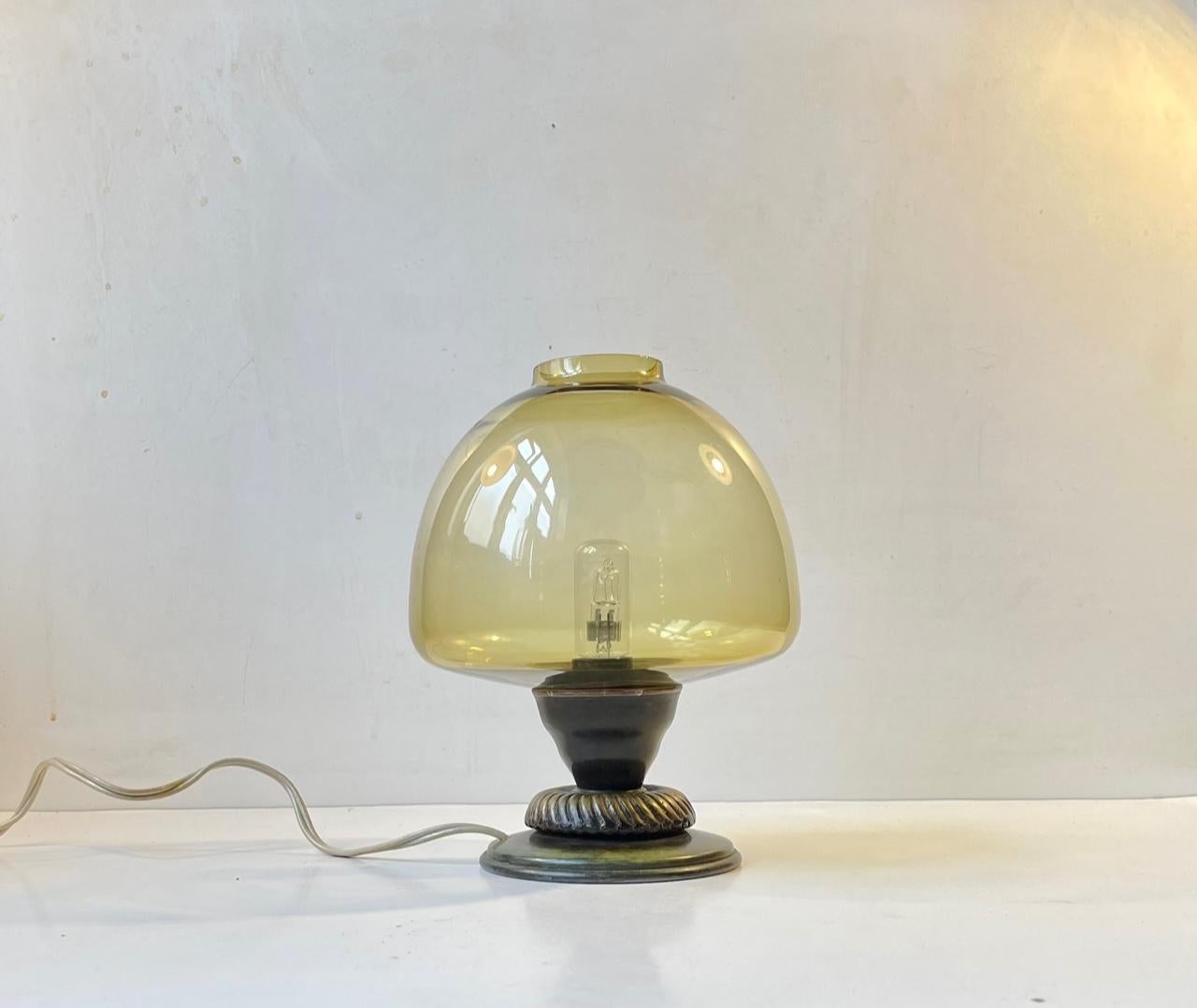 Small Art Deco Style Table Lamp Bronze and Green Glass In Good Condition In Esbjerg, DK