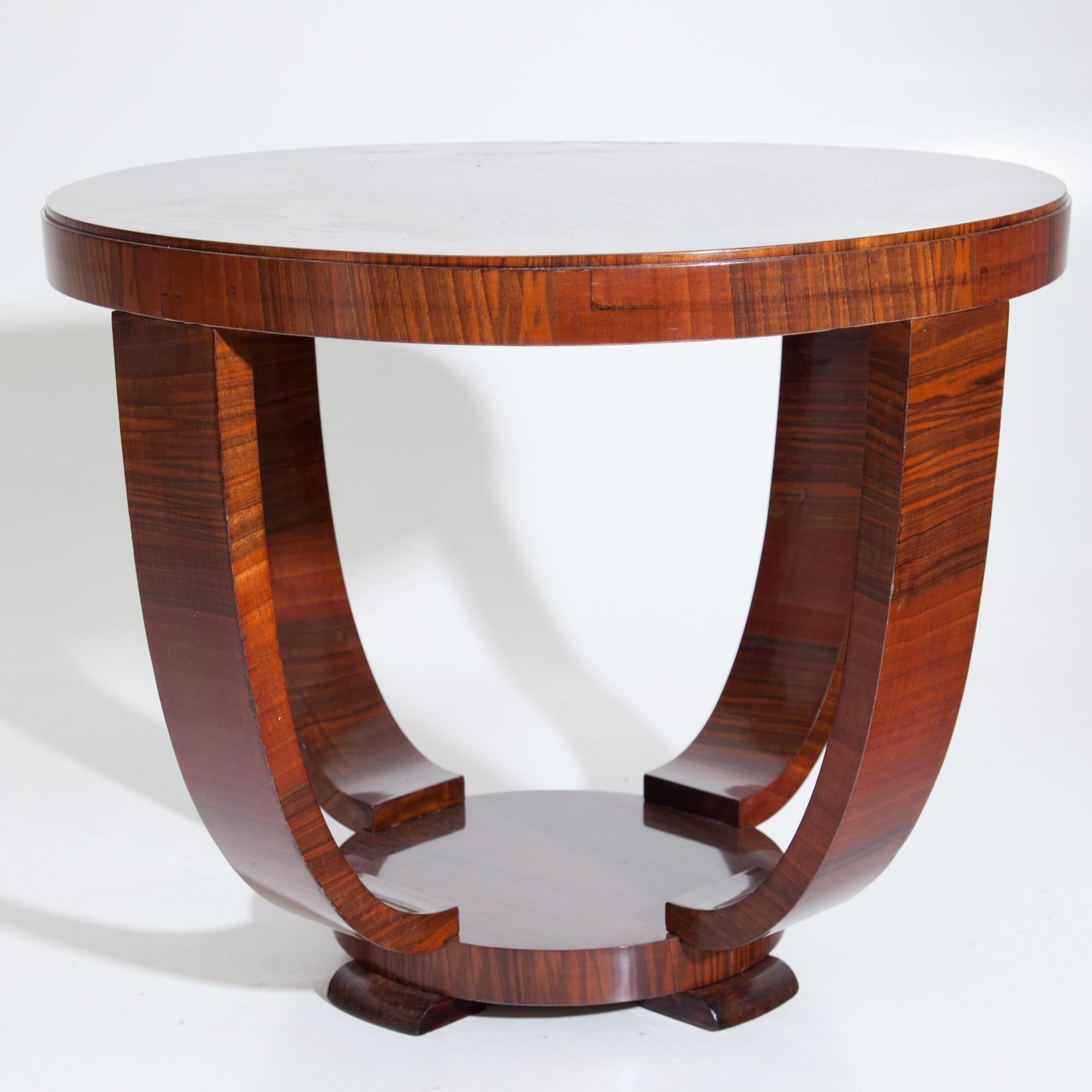 Placage Petite table Art déco, datant d'environ 1920