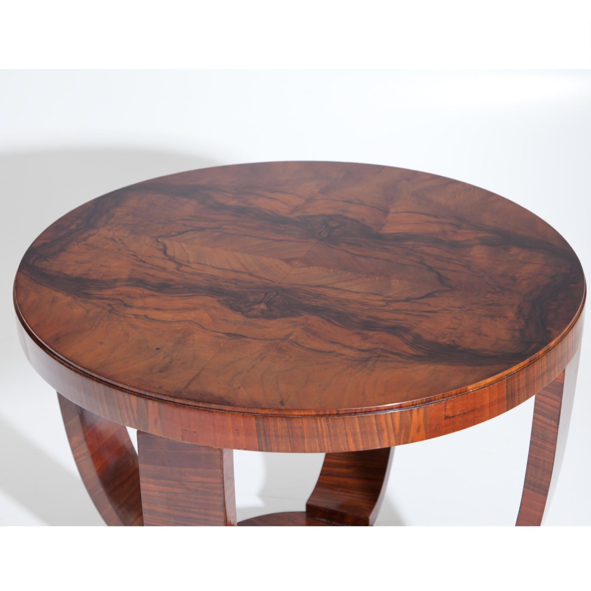 Petite table Art déco, datant d'environ 1920 Bon état à Greding, DE