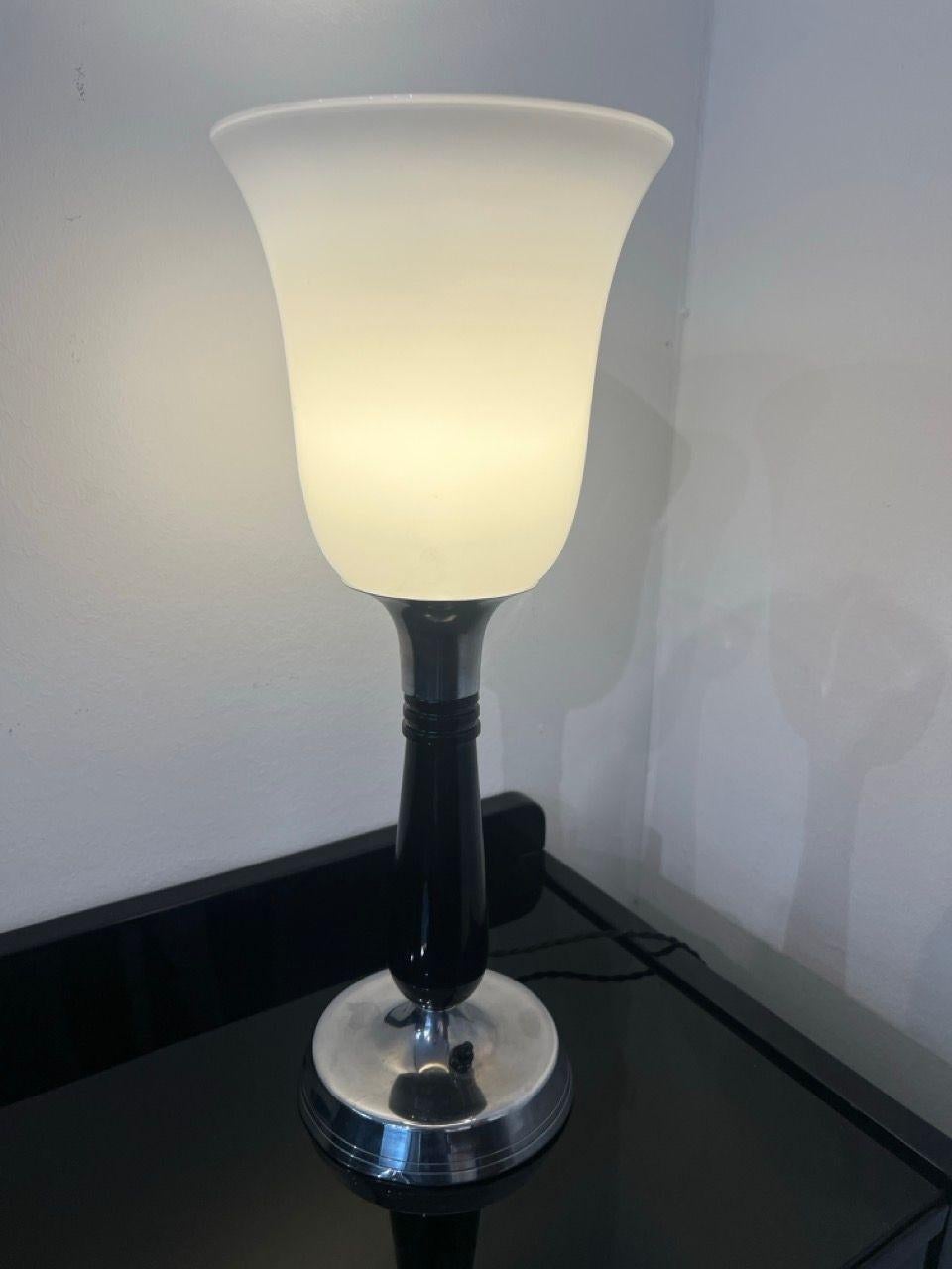 Small Art Deco Table Lamp, Black Lacquer and Chrome, Glass, France circa 1930 en venta 5