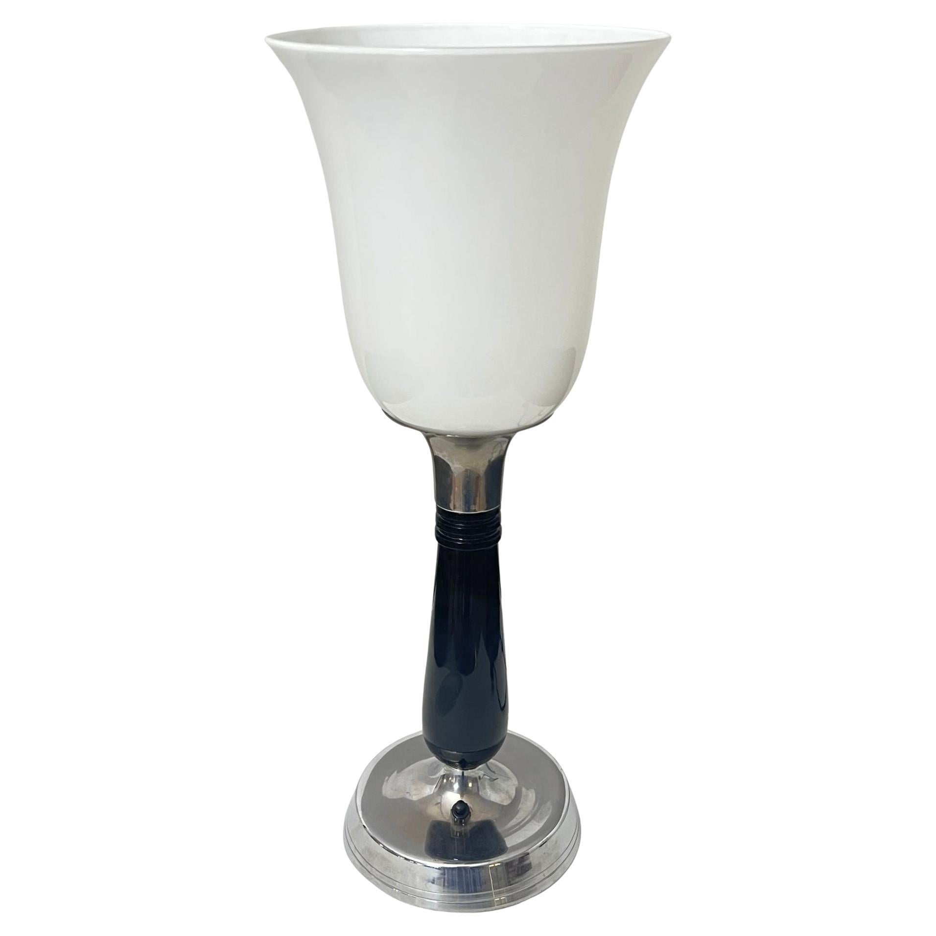 Small Art Deco Table Lamp, Black Lacquer and Chrome, Glass, France circa 1930 en venta