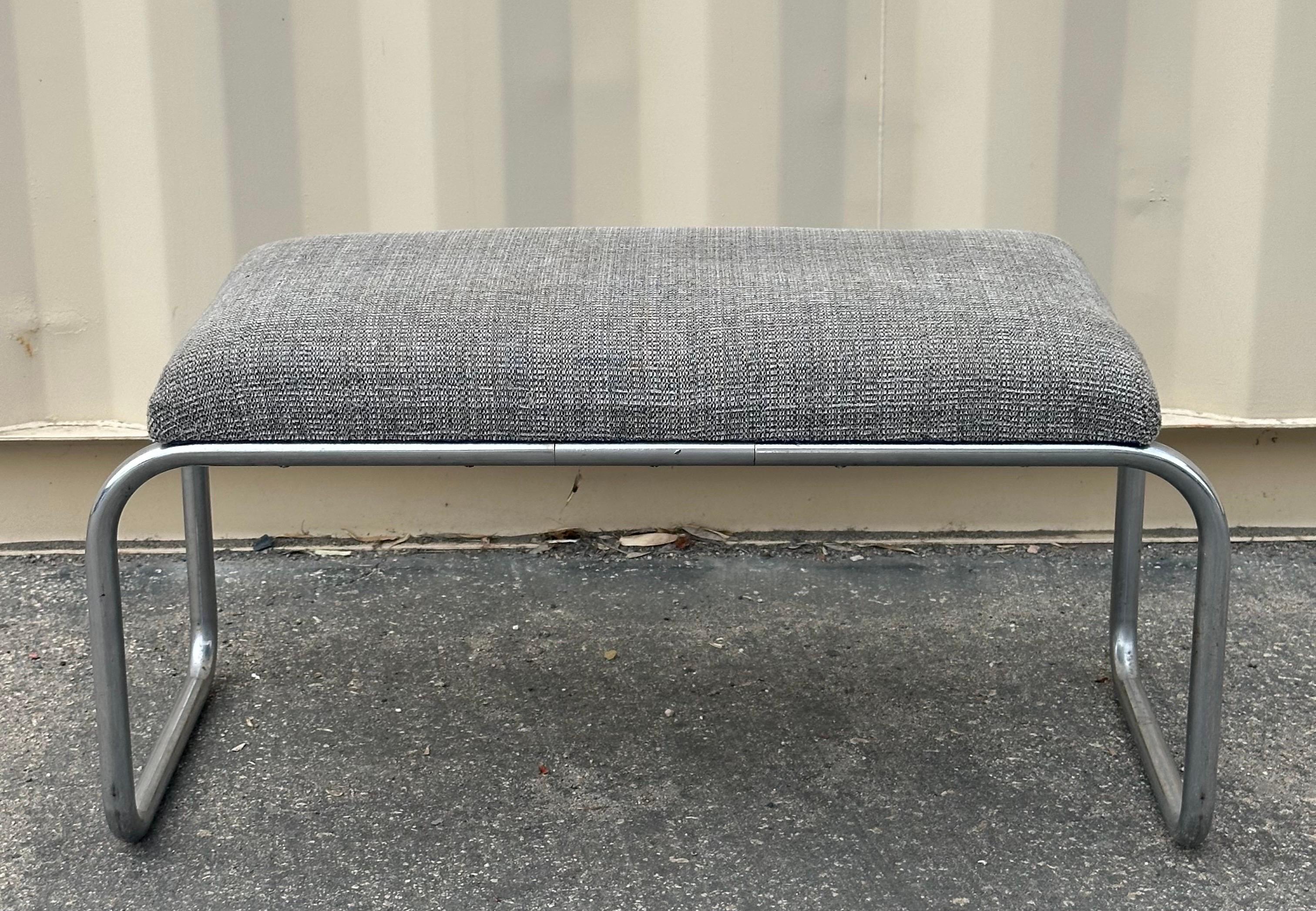 Petite banquette art déco en chrome tubulaire par Wolfgang Hoffman pour Howell Co. en vente 2