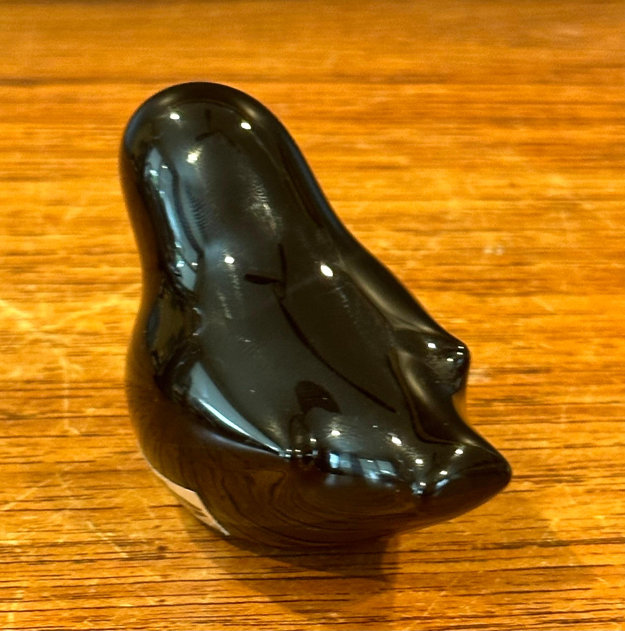 20th Century Small Art Glass Bird Paperweight / Sculpture by Nuutajarvi of Finland For Sale