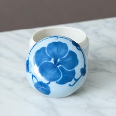 Piccola ciotola con coperchio in stile Art Nouveau di Astrid Ewerlöf. Rorstrand, Svezia, anni 1900-1910