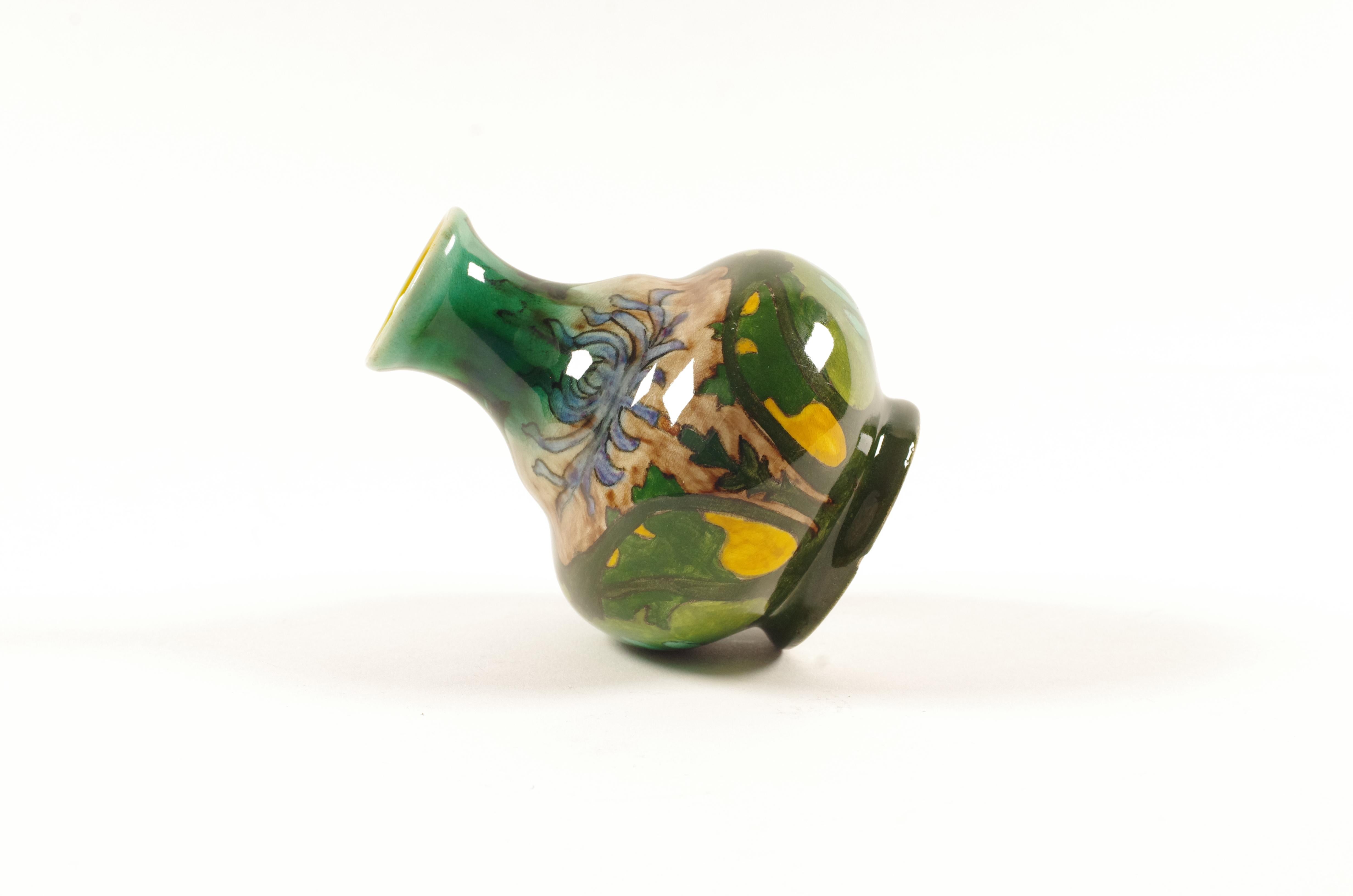 Petit vase Art Nouveau, N.S.A. Brantjes & Co, Purmerend, Model 1100, Decor A en vente 5
