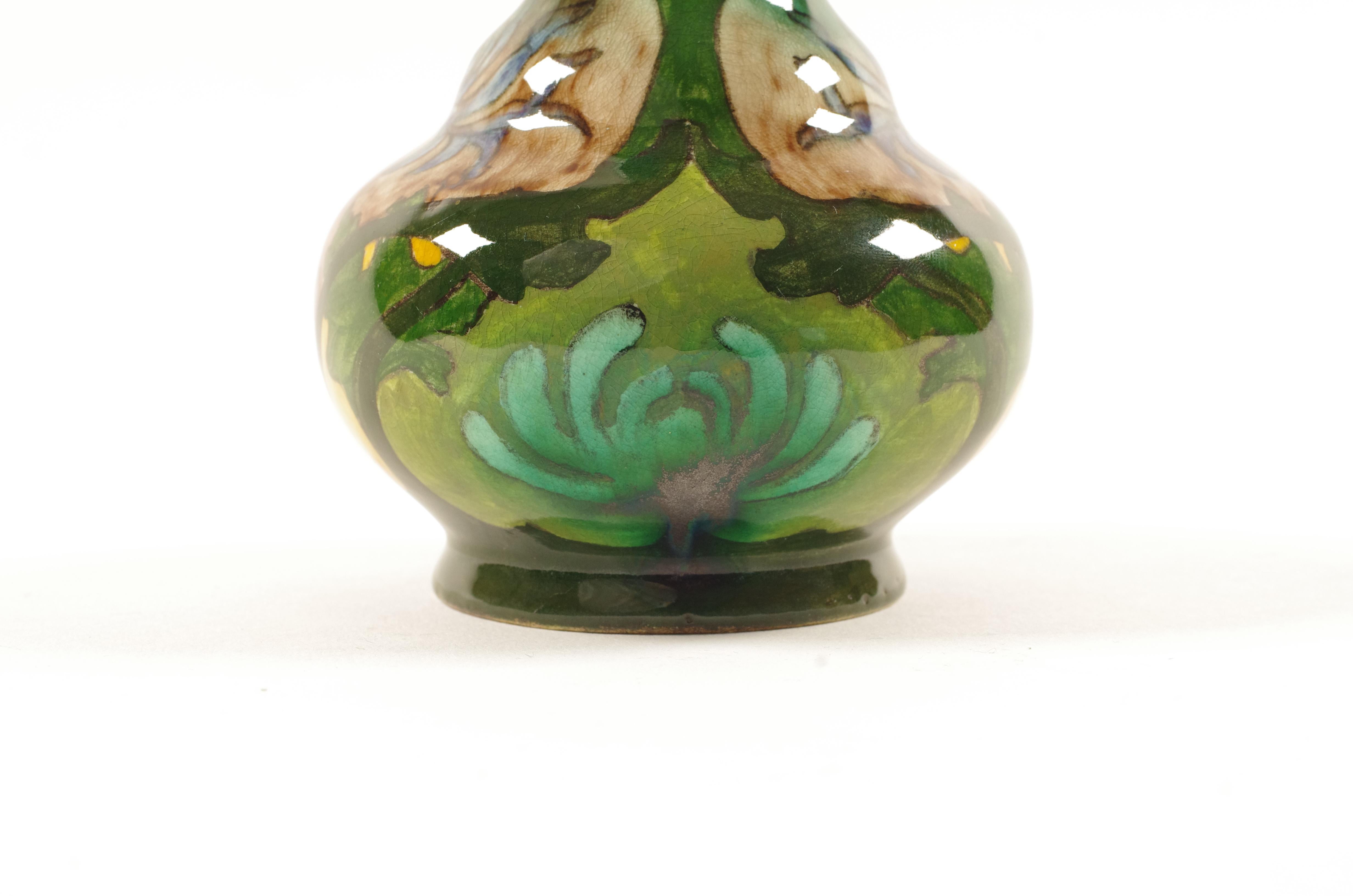 Petit vase Art Nouveau, N.S.A. Brantjes & Co, Purmerend, Model 1100, Decor A en vente 1
