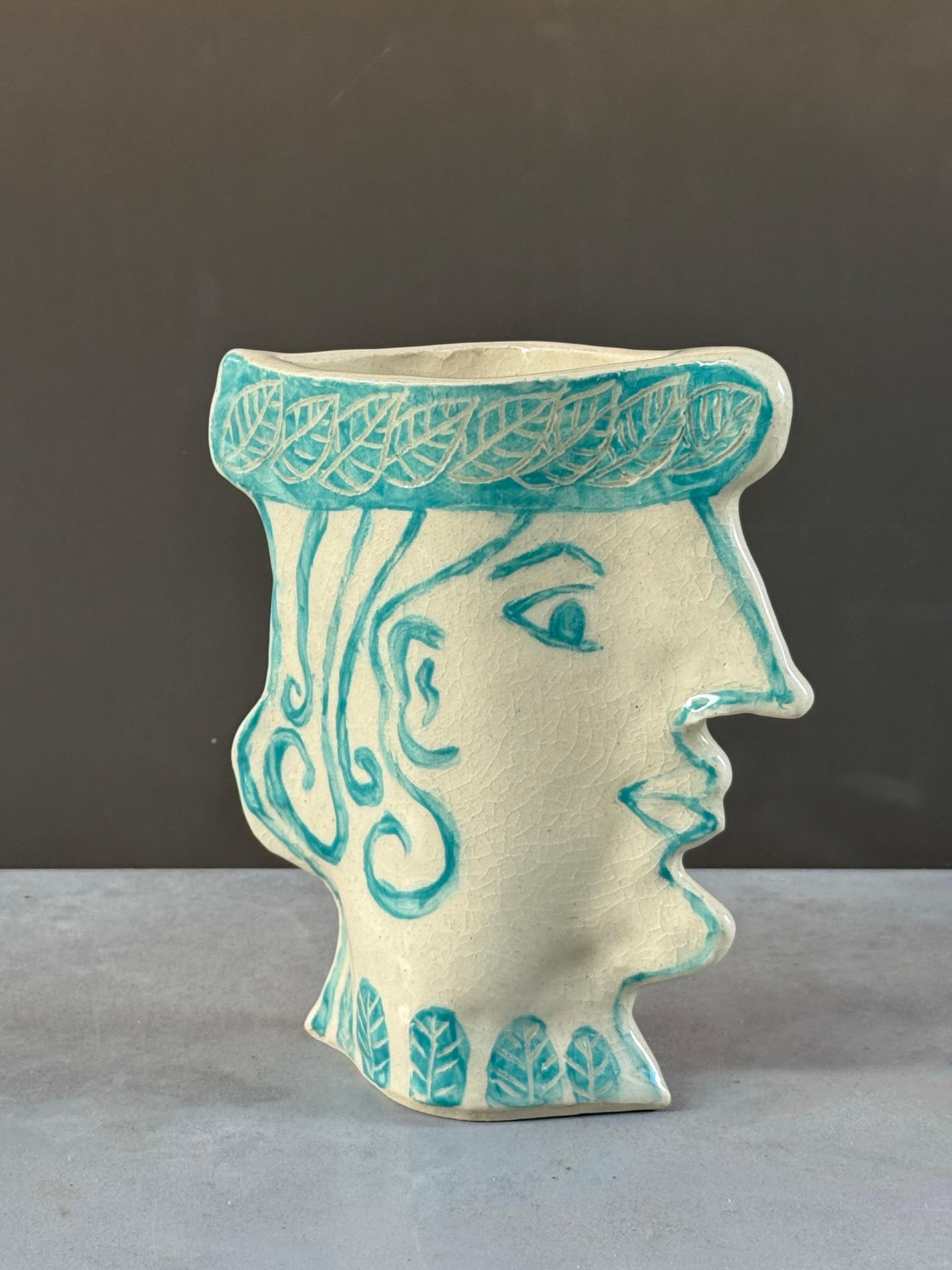 Art Déco Piccolo vaso artigianale a forma di faccia femminile in vendita