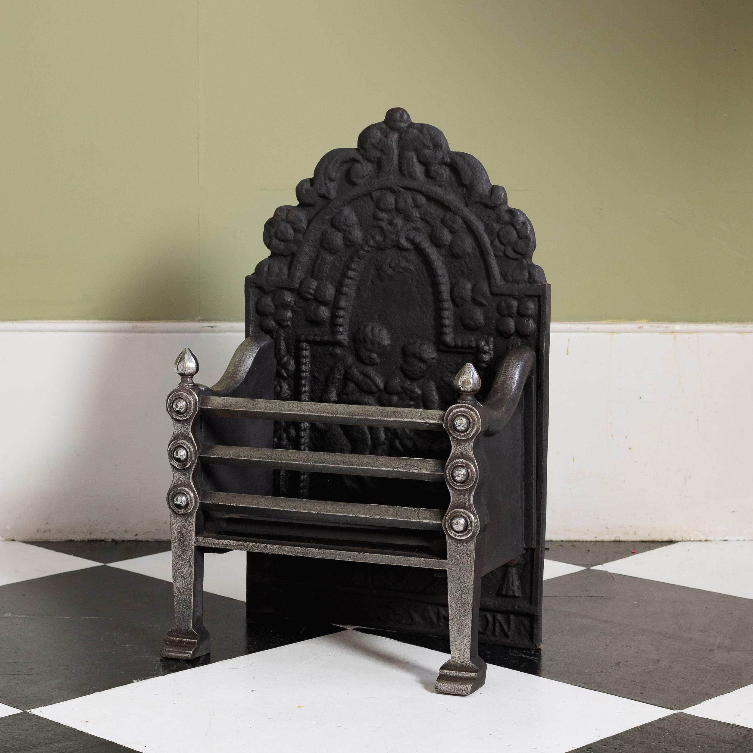 Petite grille de cheminée Arts and Crafts en vente 2