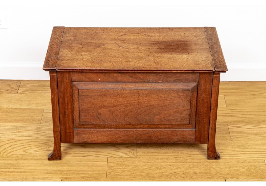 Small Arts & Crafts Lidded Chest with Copper Panels For Sale 1