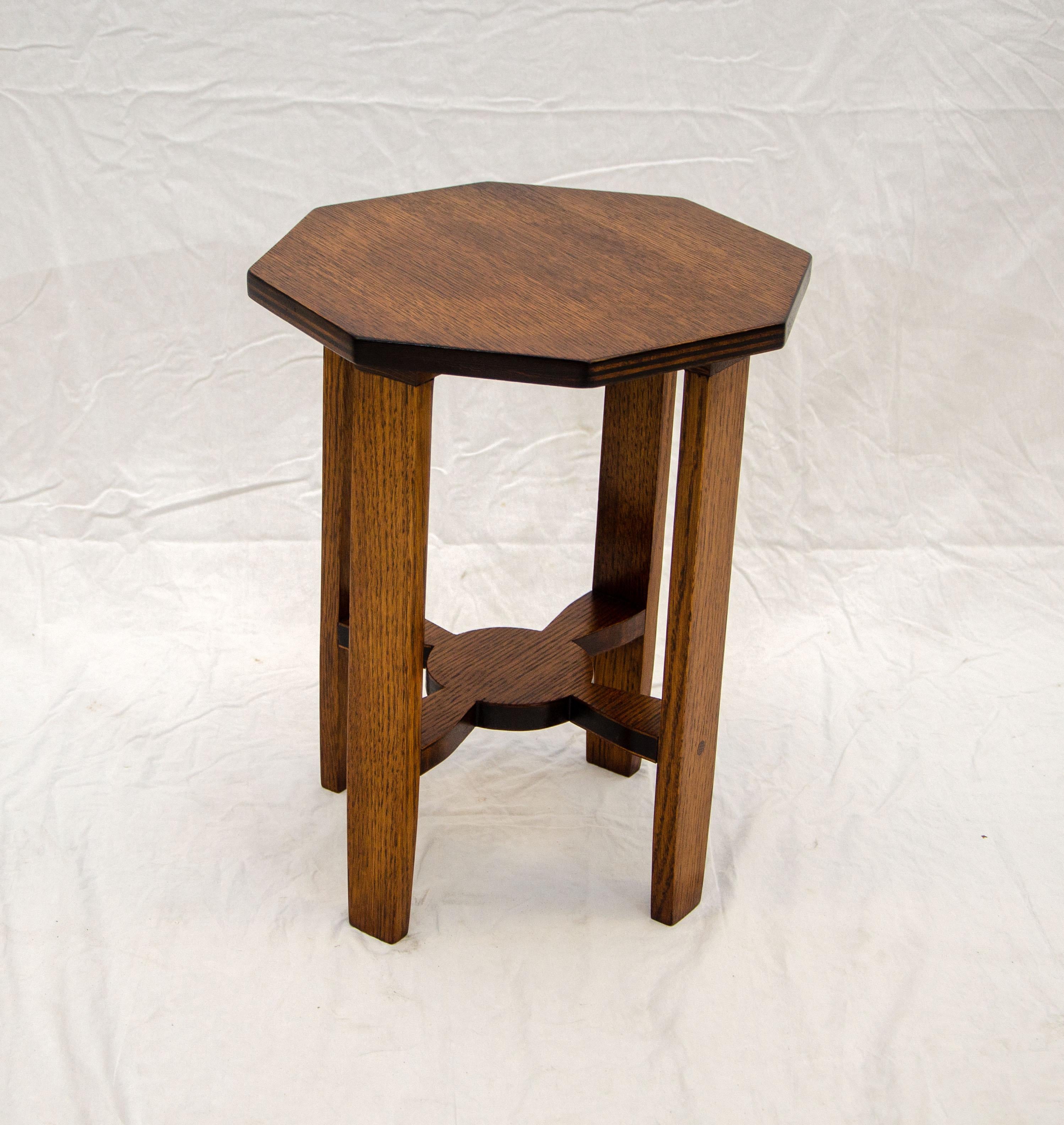 oak plant stand table