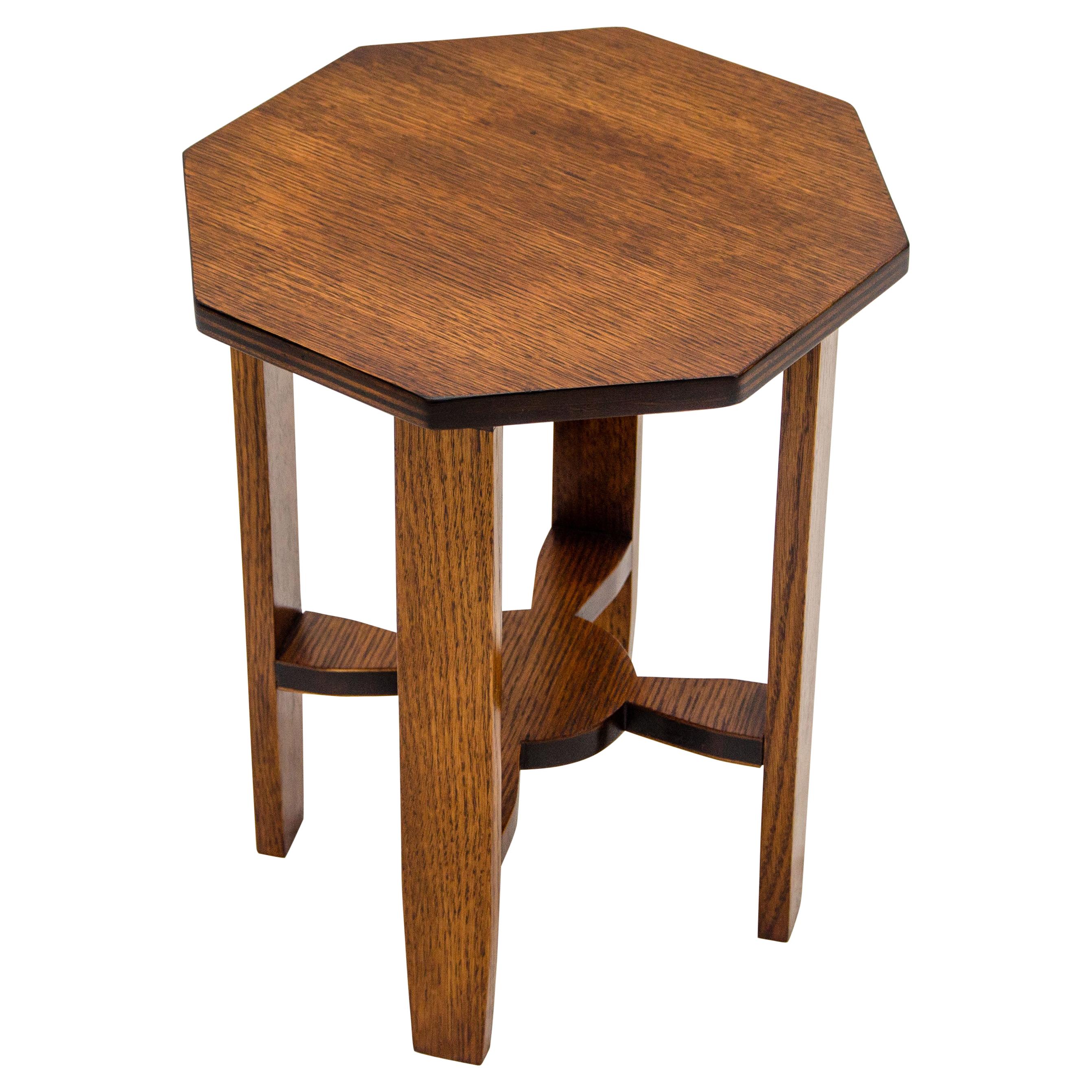 Small Arts & Crafts Style Oak Plant Stand / Table