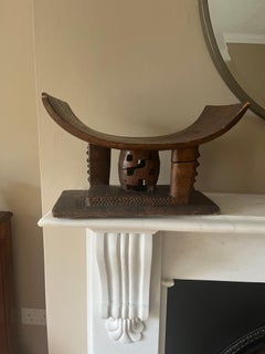 Kleiner Ashanti Stammes-Kopfstützen-Hocker