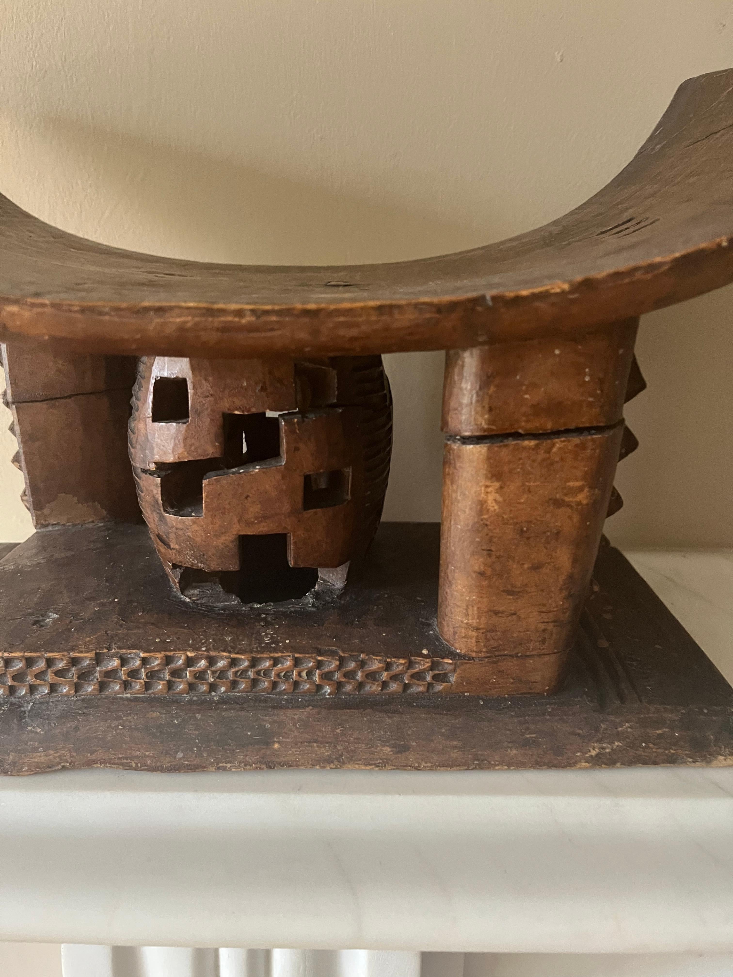 Tribal Small Ashanti tribal headrest stool For Sale