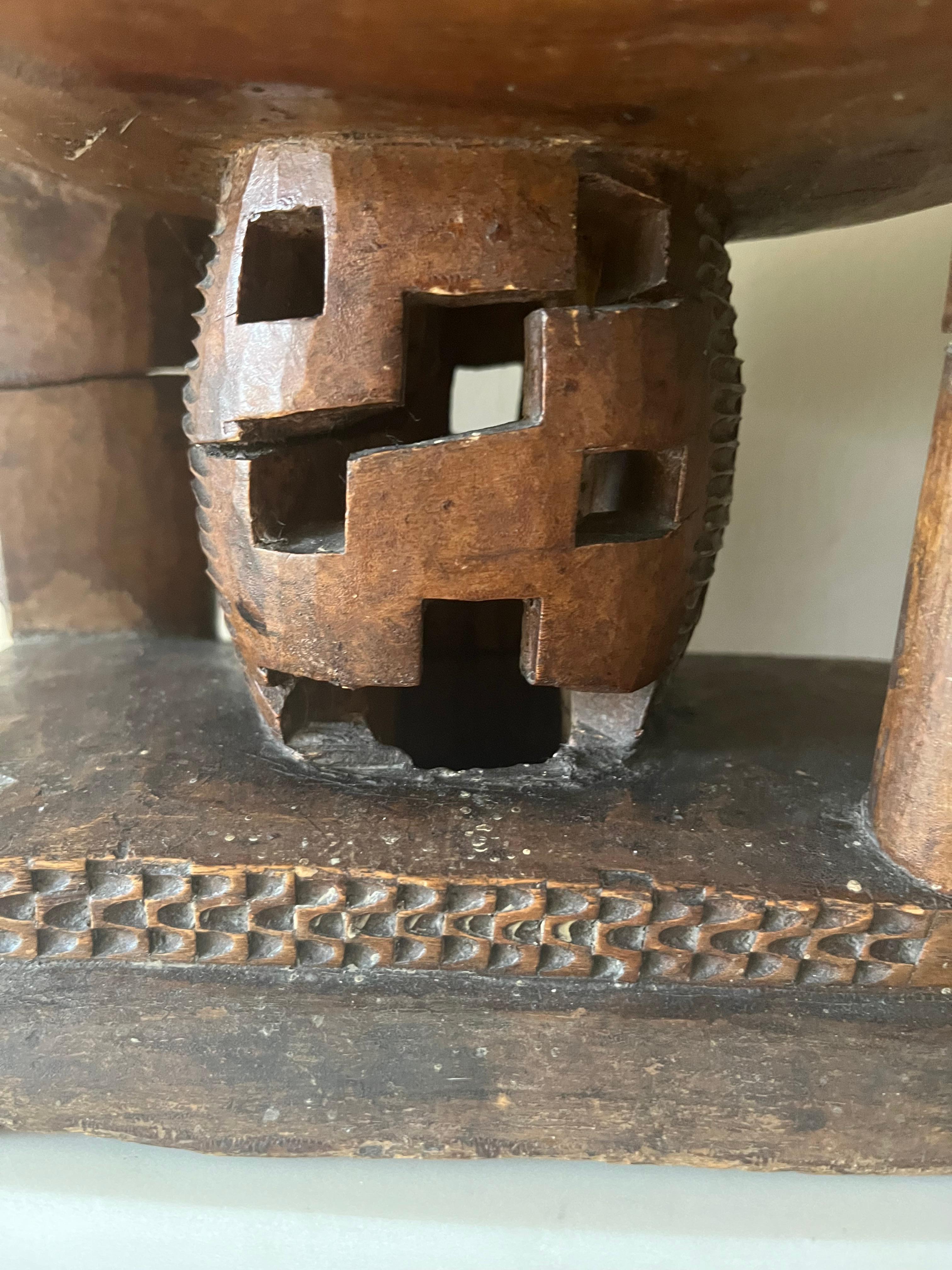 Ghanaian Small Ashanti tribal headrest stool For Sale