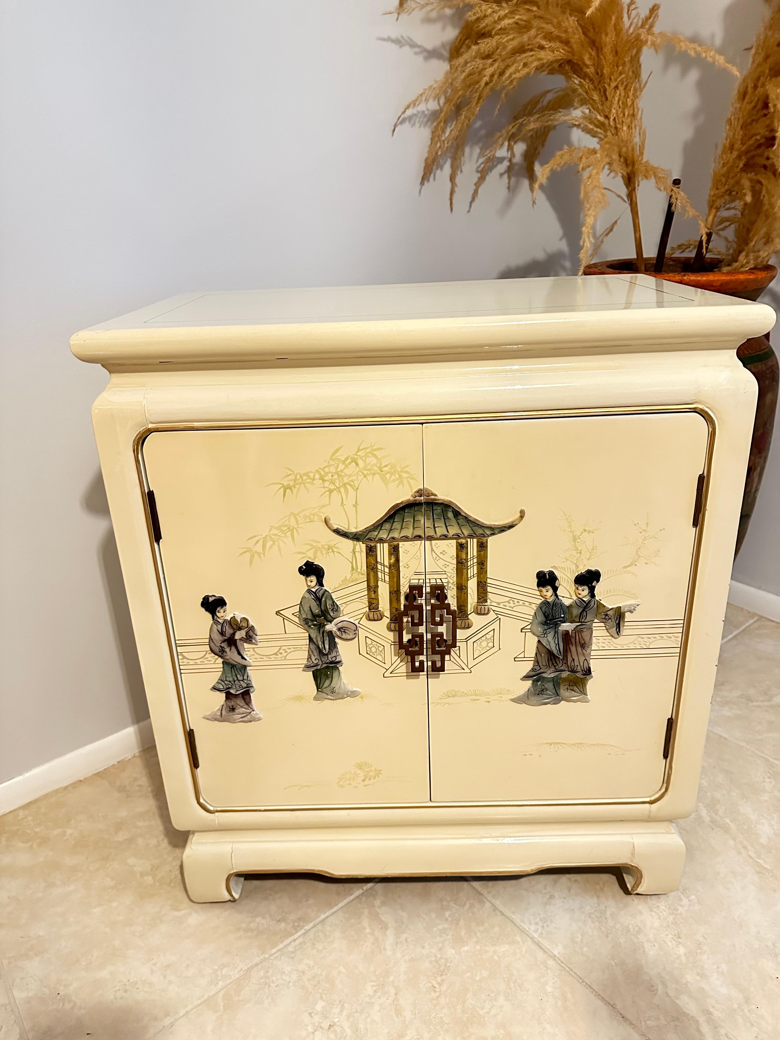 Small Asian Side Board with Jade Figurines In Good Condition In Jupiter, FL