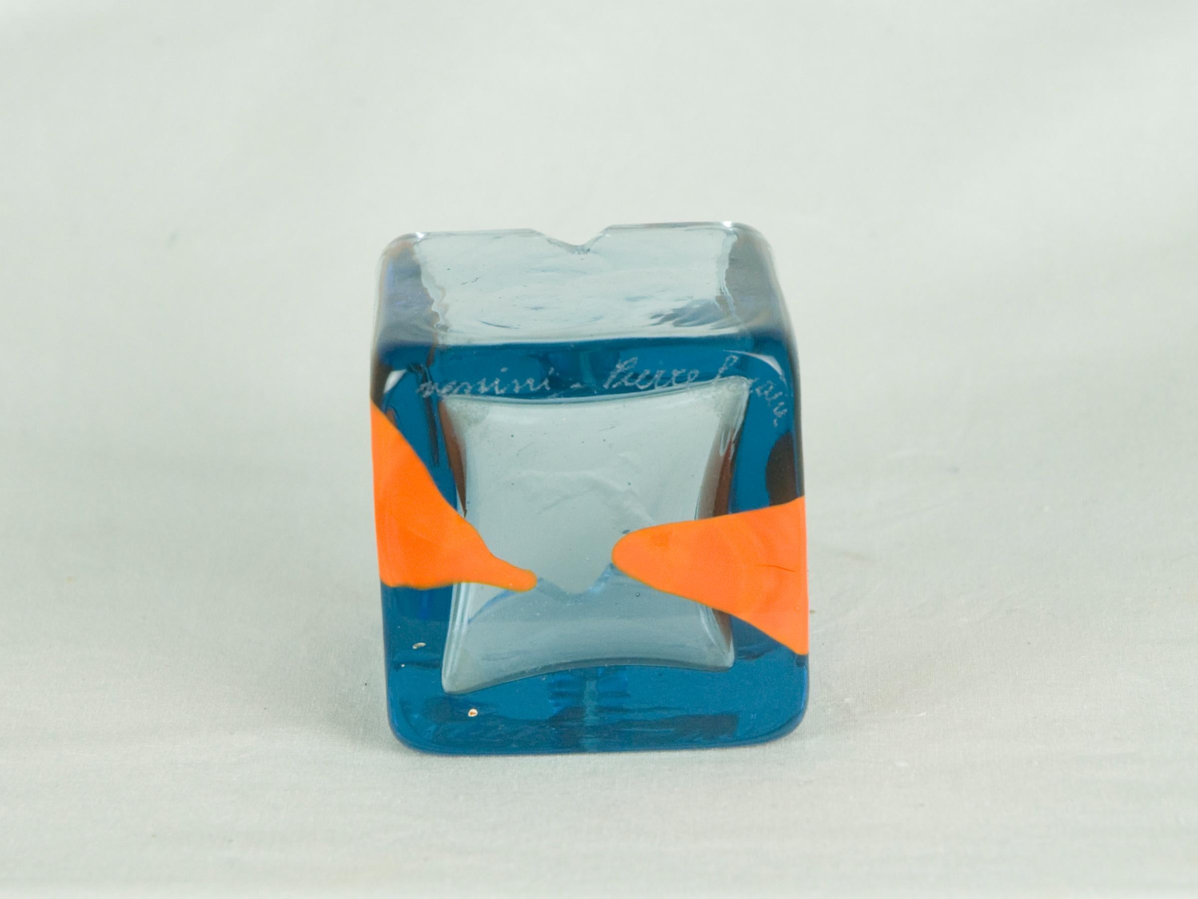 Ère spatiale Petit cendrier en verre de Murano azur et orange des années 1960 par Pierre Cardin pour Venini en vente