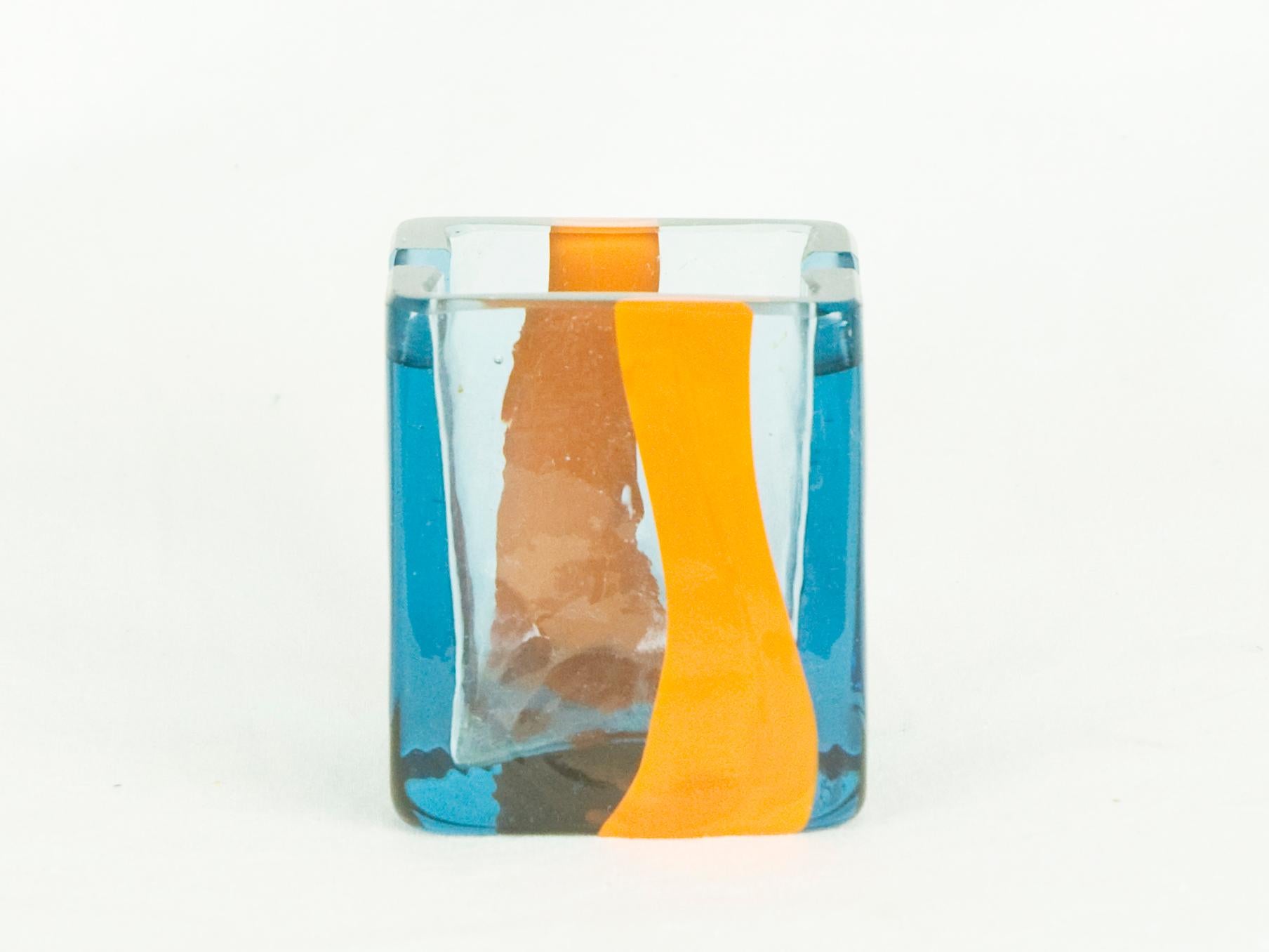Cenicero pequeño de cristal de Murano azul y naranja de los años 60 de Pierre Cardin para Venini Era espacial en venta