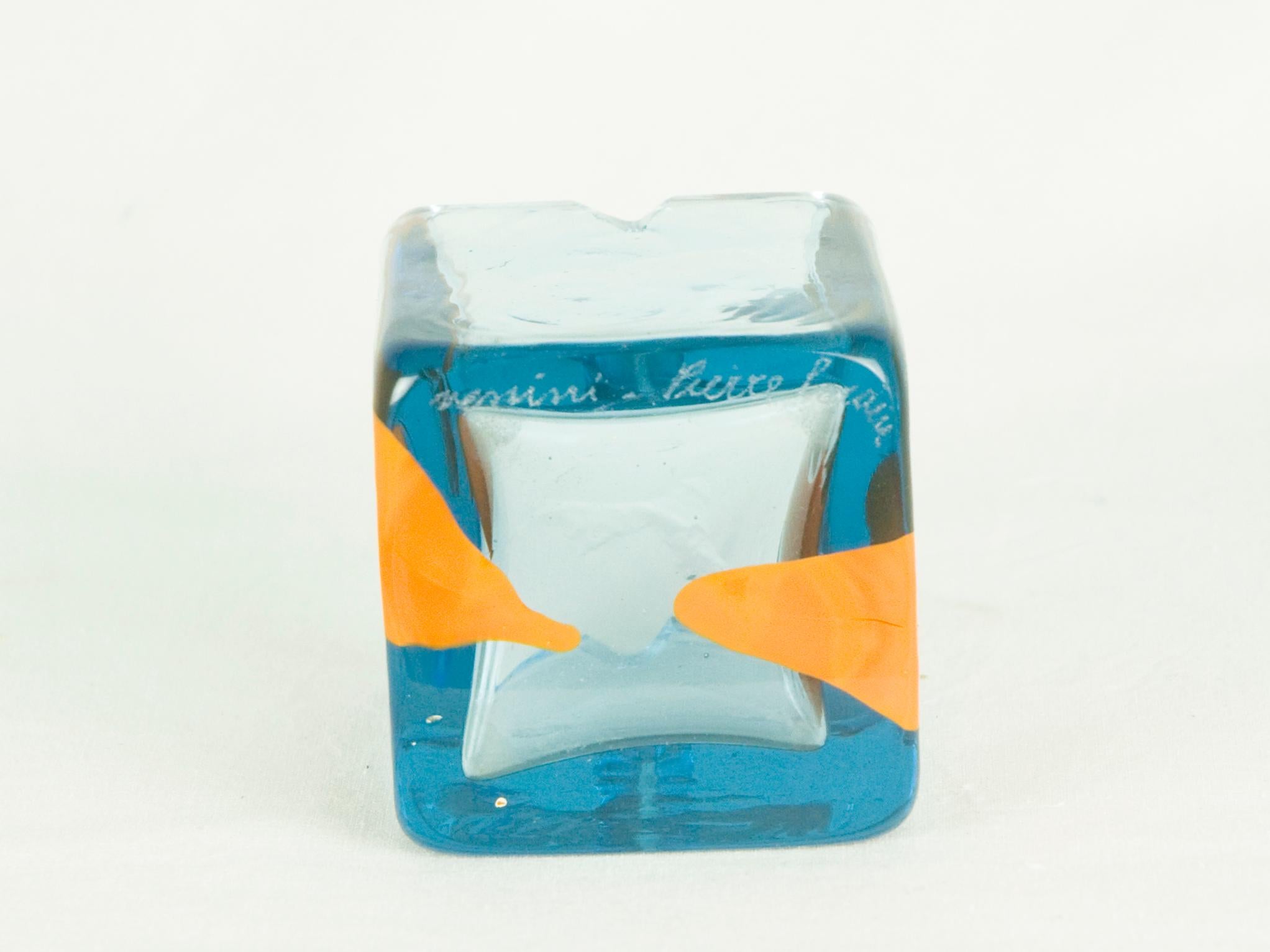 Cenicero pequeño de cristal de Murano azul y naranja de los años 60 de Pierre Cardin para Venini Italiano en venta