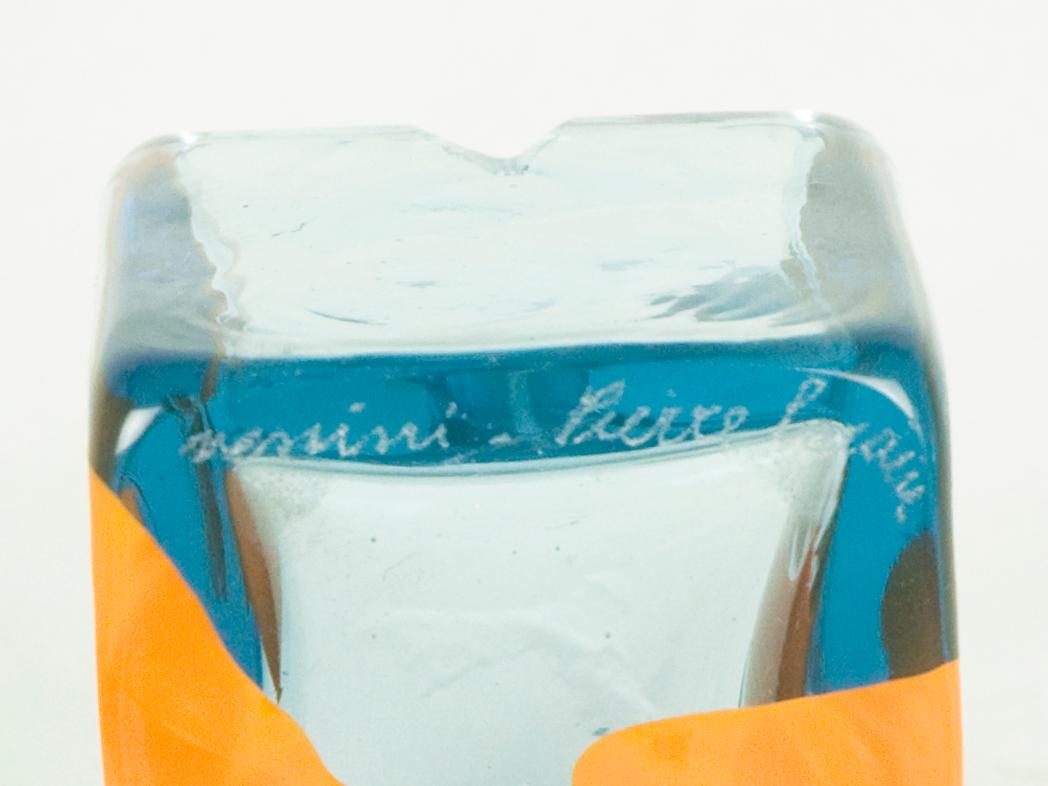 Cenicero pequeño de cristal de Murano azul y naranja de los años 60 de Pierre Cardin para Venini Hecho a mano en venta