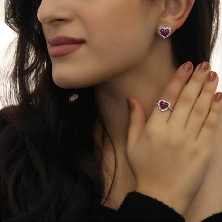 Small Baguette Ruby Invisible Earring Ring Set For Sale 1