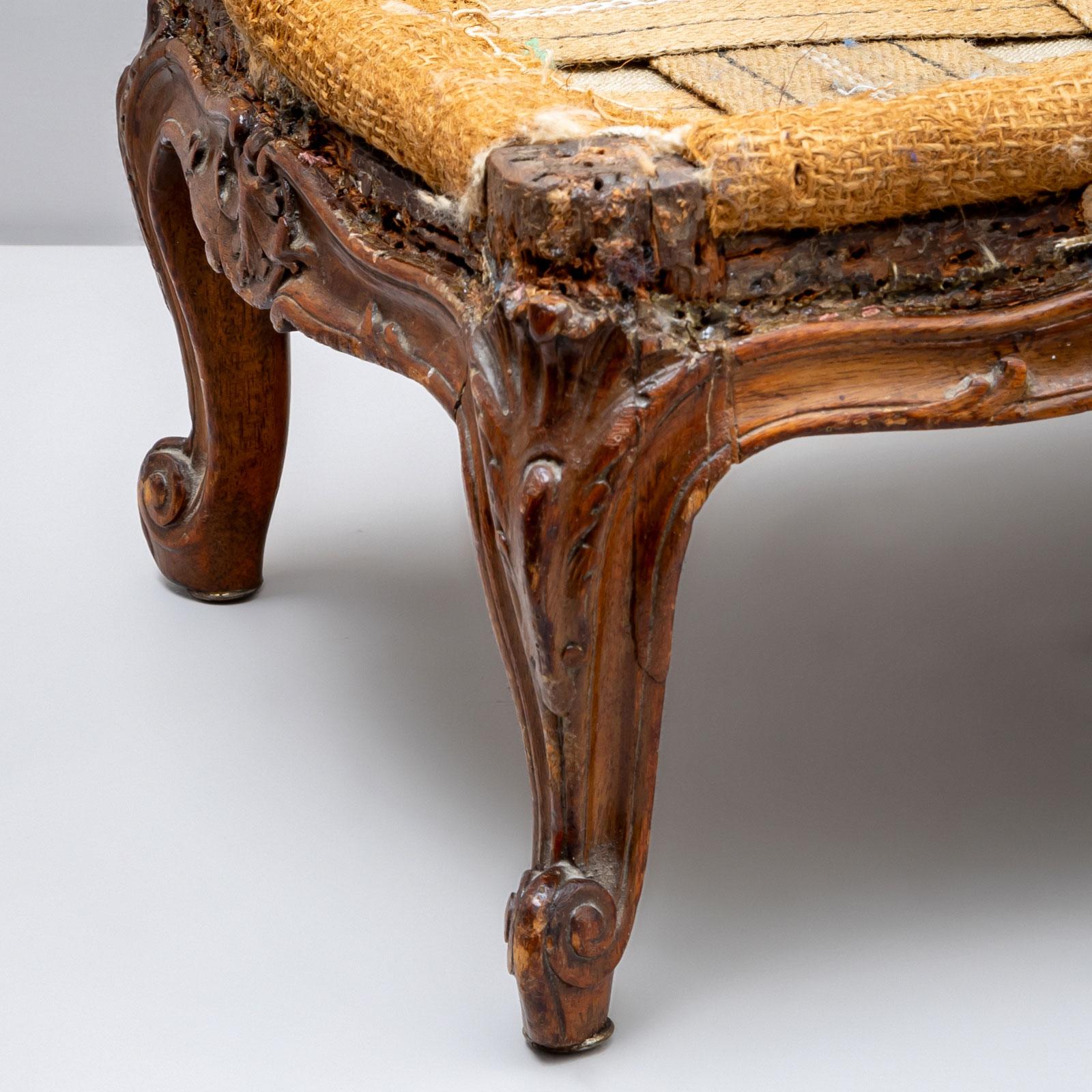 Européen Petit repose-pieds baroque, 18ème siècle en vente