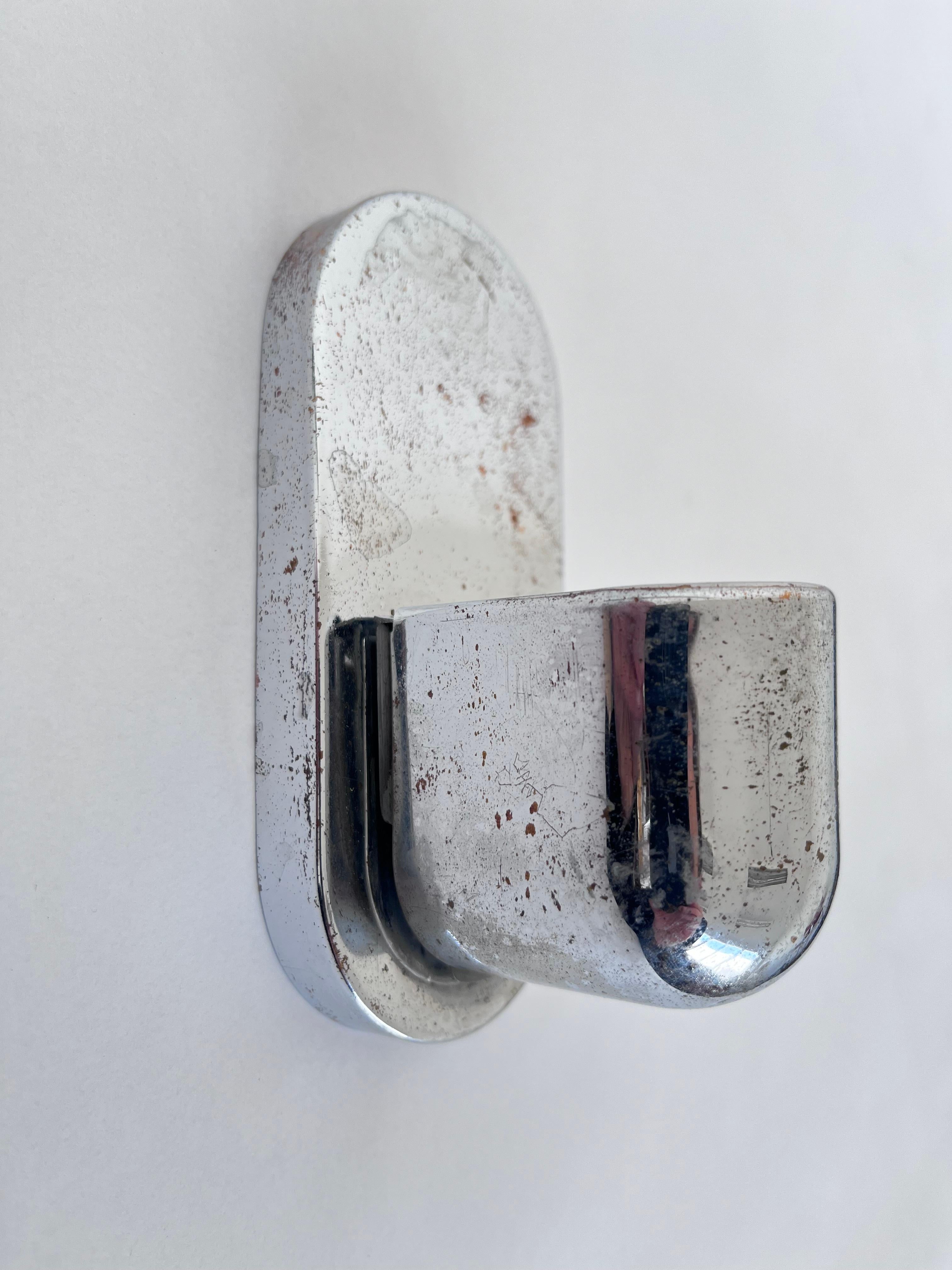 Pequeño aplique cromado Bauhaus, años 30 - Checoslovaquia mediados del siglo XX en venta