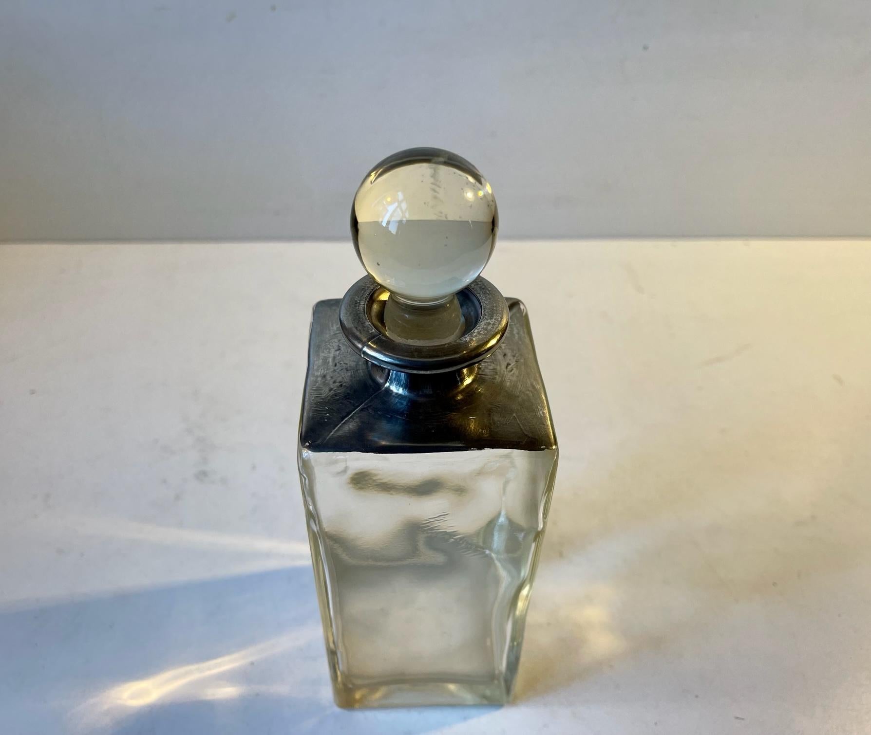 Small Bauhaus Decanter in Glass and White Metal, 1930s In Good Condition For Sale In Esbjerg, DK