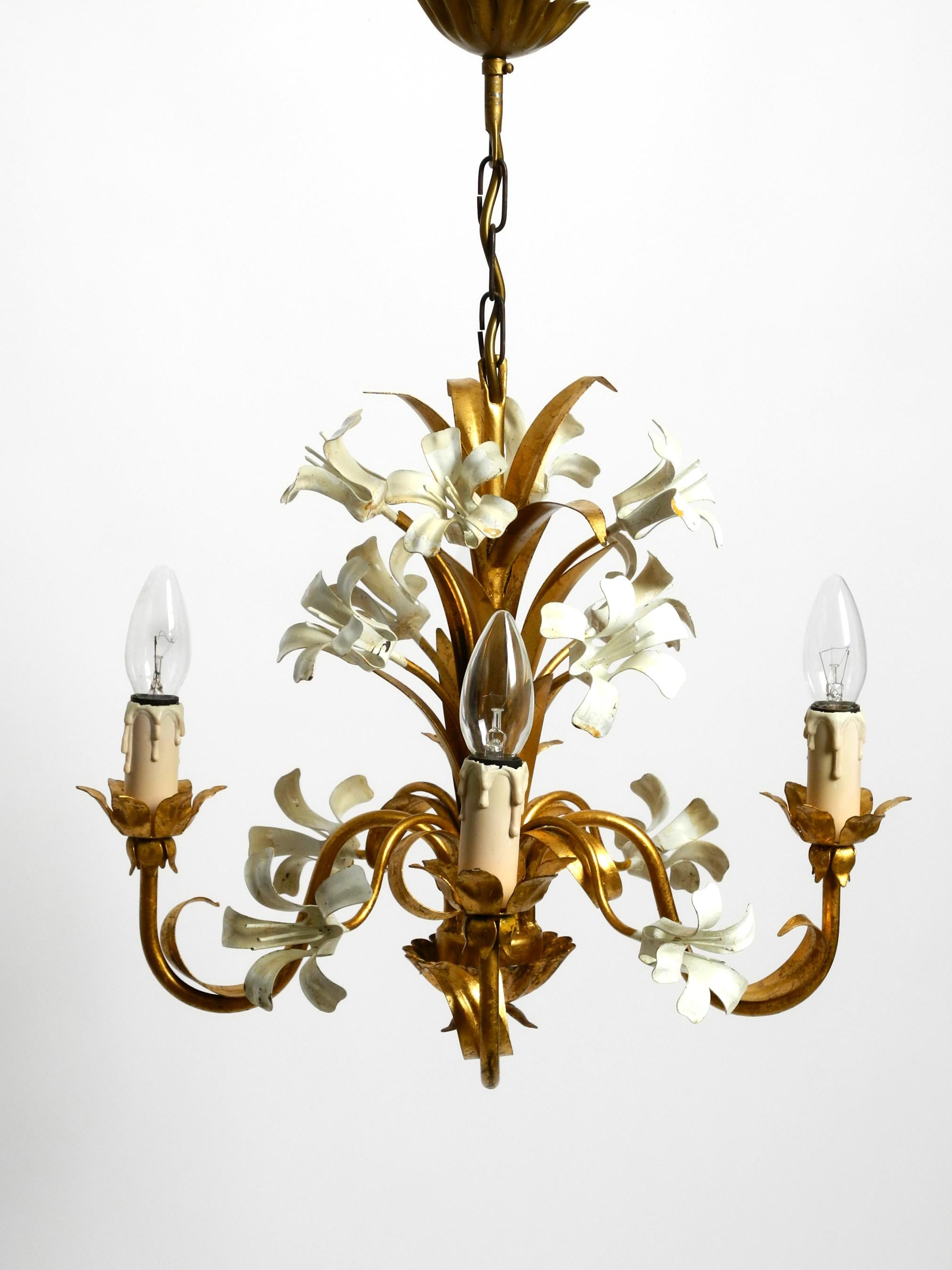 Small beautiful 1960s gold-plated 4-arm metal chandelier For Sale 12
