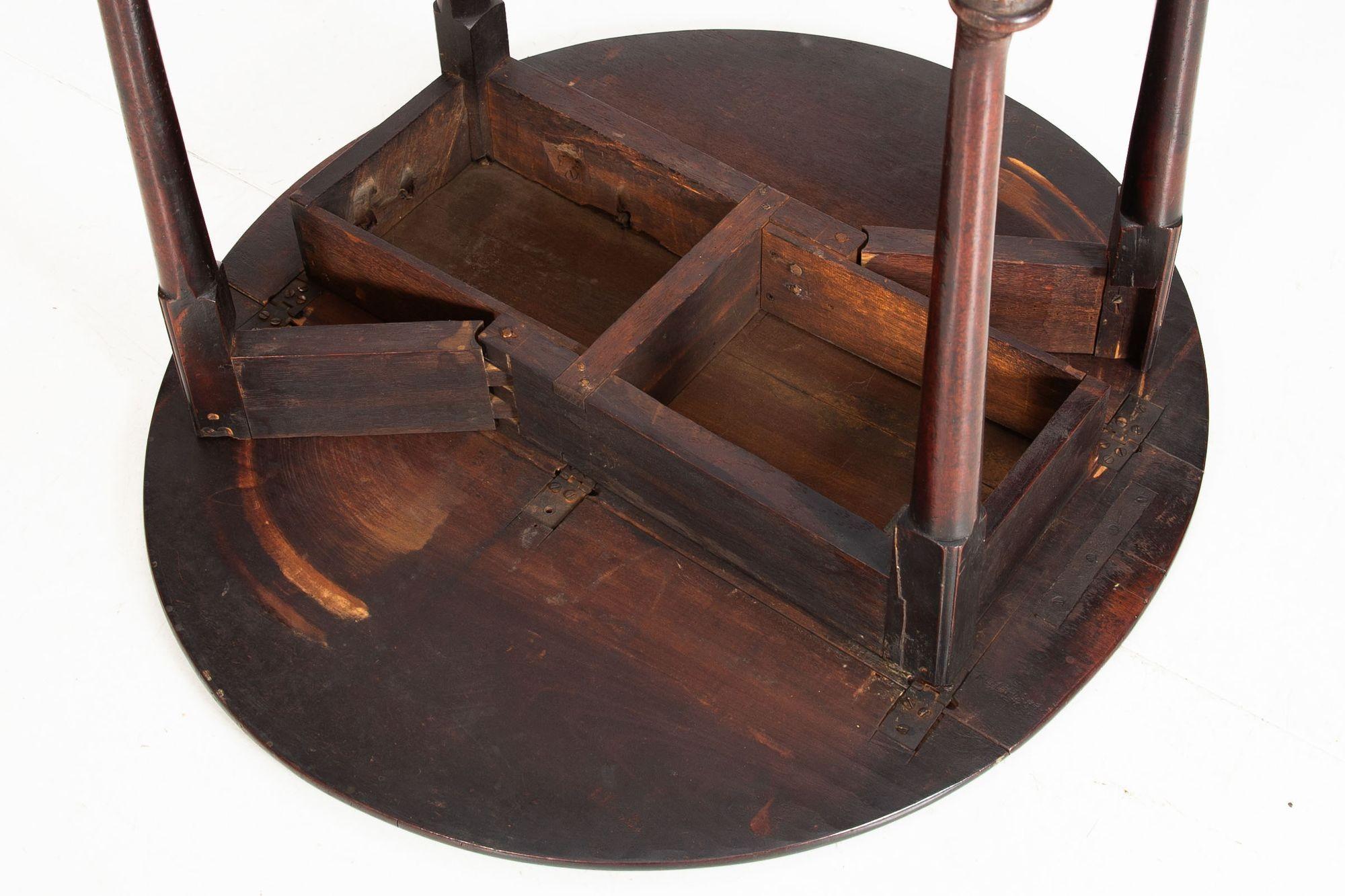 Petite table à abattants anglaise ancienne George II magnifiquement patinée, vers 1750 en vente 4