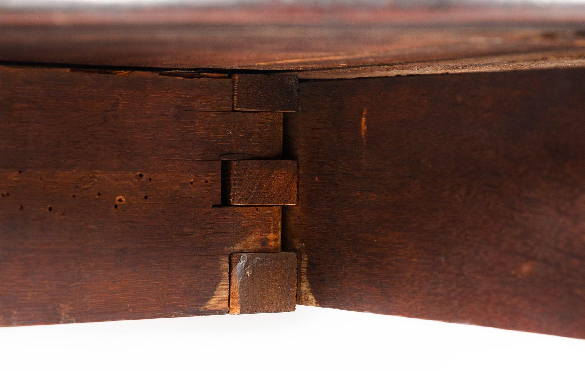 Small Beautifully Patinated George II English Antique Drop-Leaf Table ca. 1750 For Sale 8