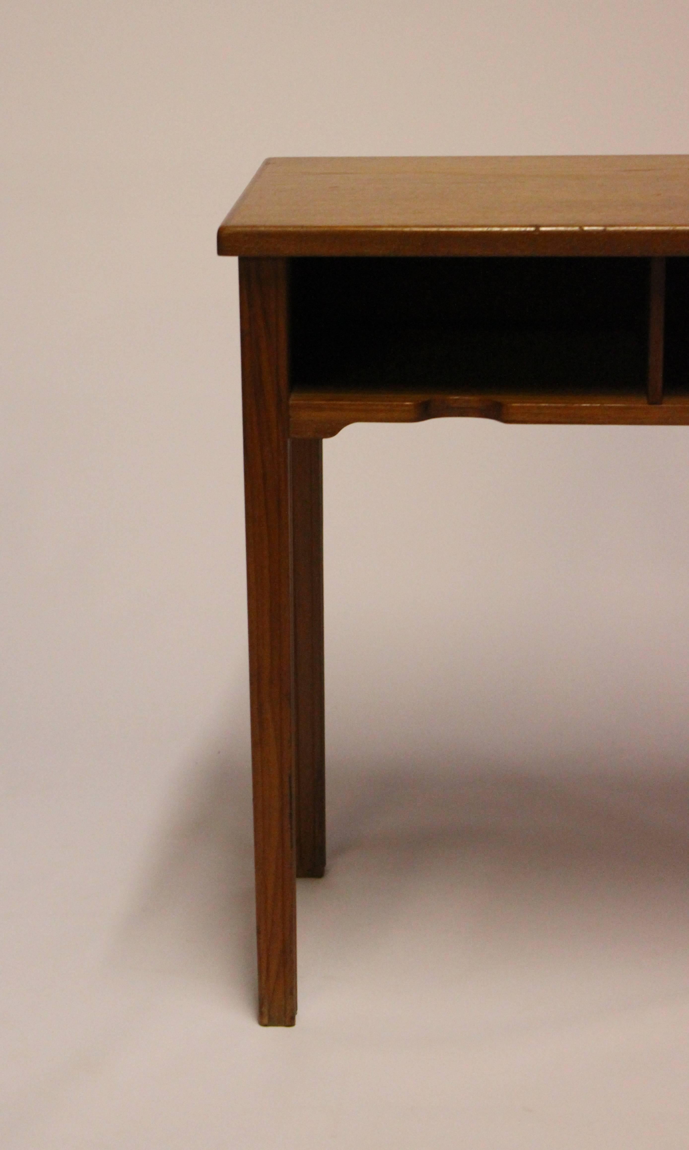 Small Bedside Table in Teak of Danish Design by Flexi Møbler, 1960s 1