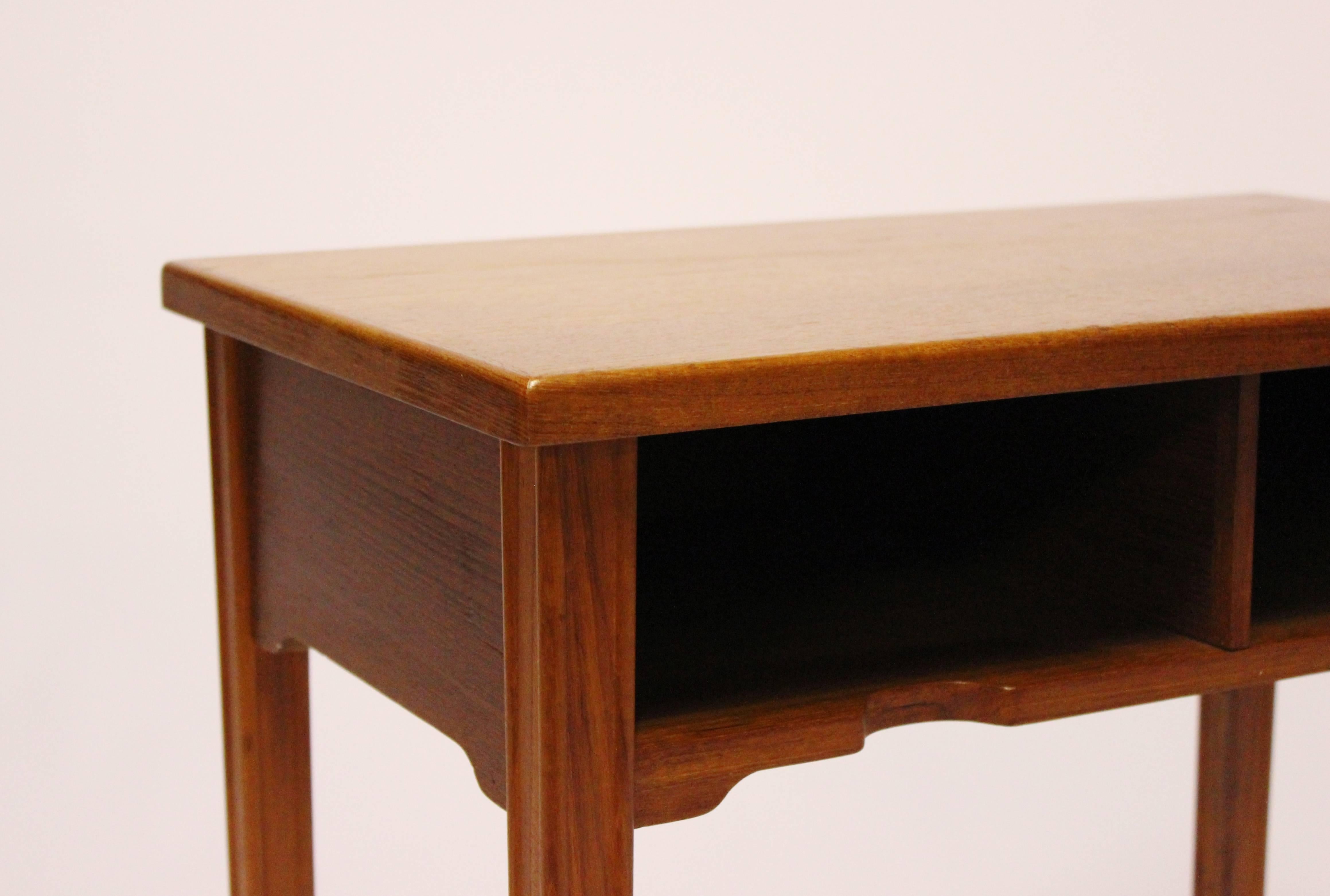 Small Bedside Table in Teak of Danish Design by Flexi Møbler, 1960s 3