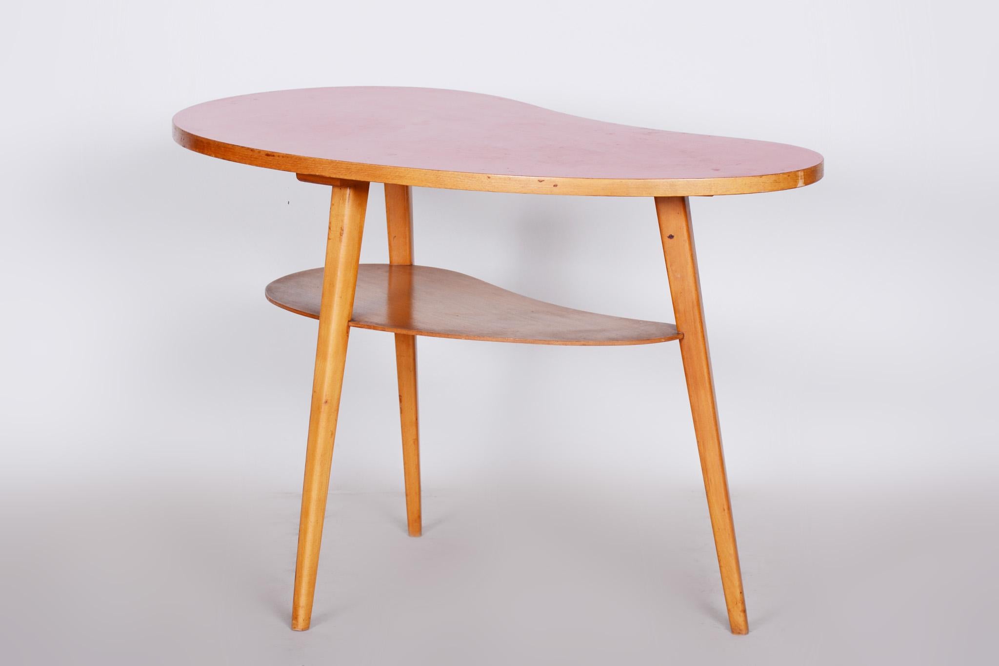 Small Beech Table, Czech Midcentury, Preserved in Original Condition, 1950s In Good Condition For Sale In Horomerice, CZ