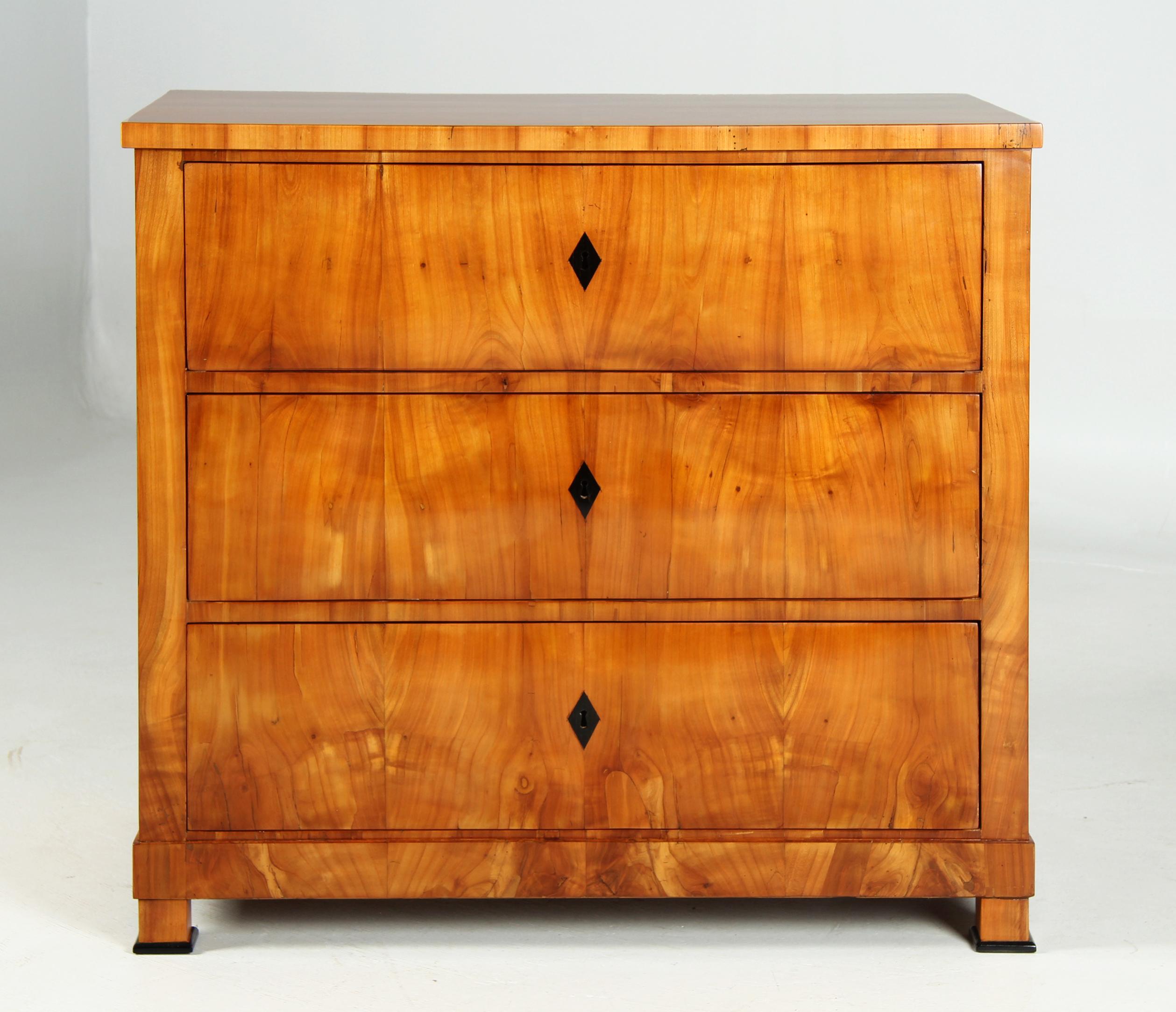 Early 19th Century Small Biedermeier Chest of Drawers, Cherry, Southern Germany, circa 1825