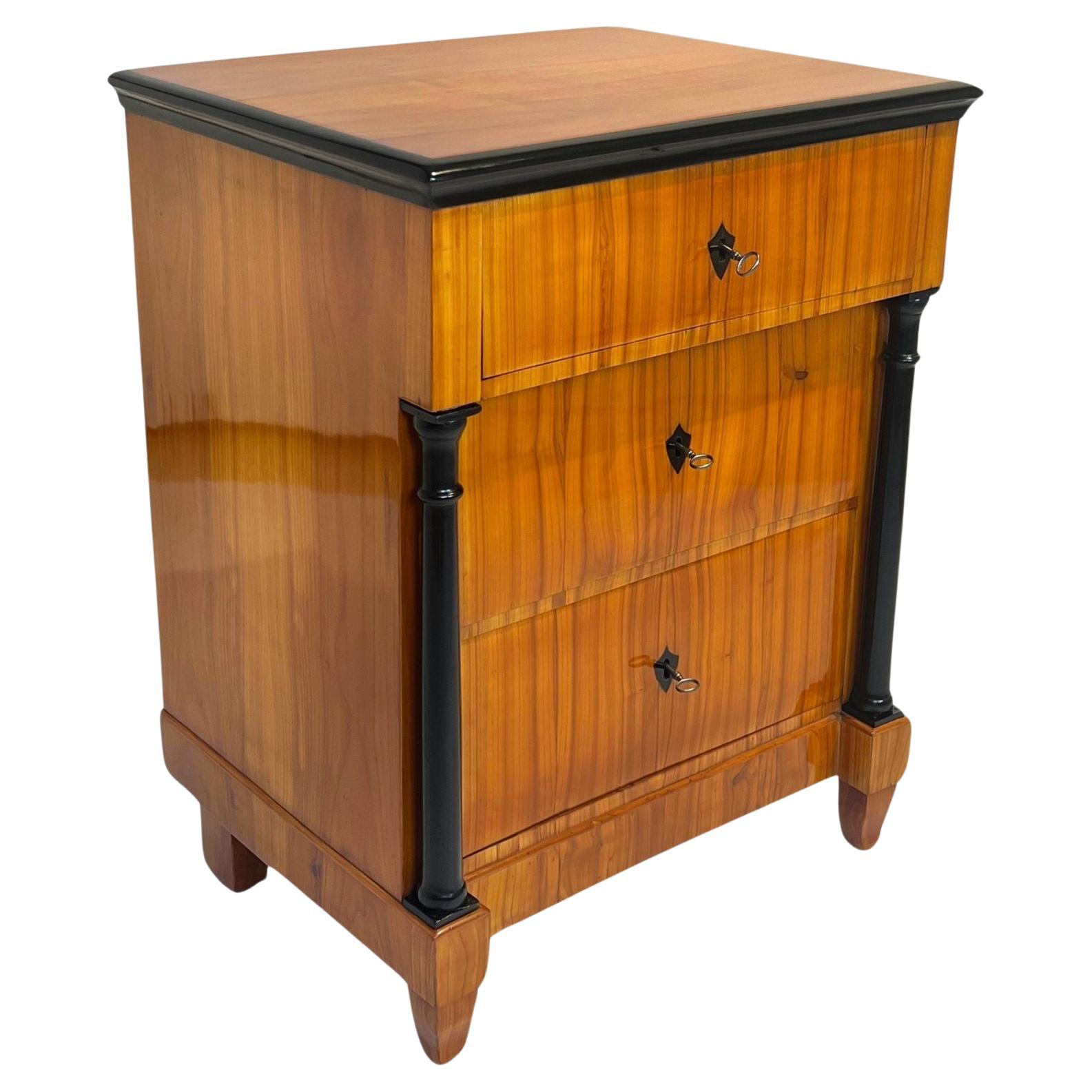 Small Biedermeier Chest of Drawers, Cherry wood, South Germany circa 1830. For Sale