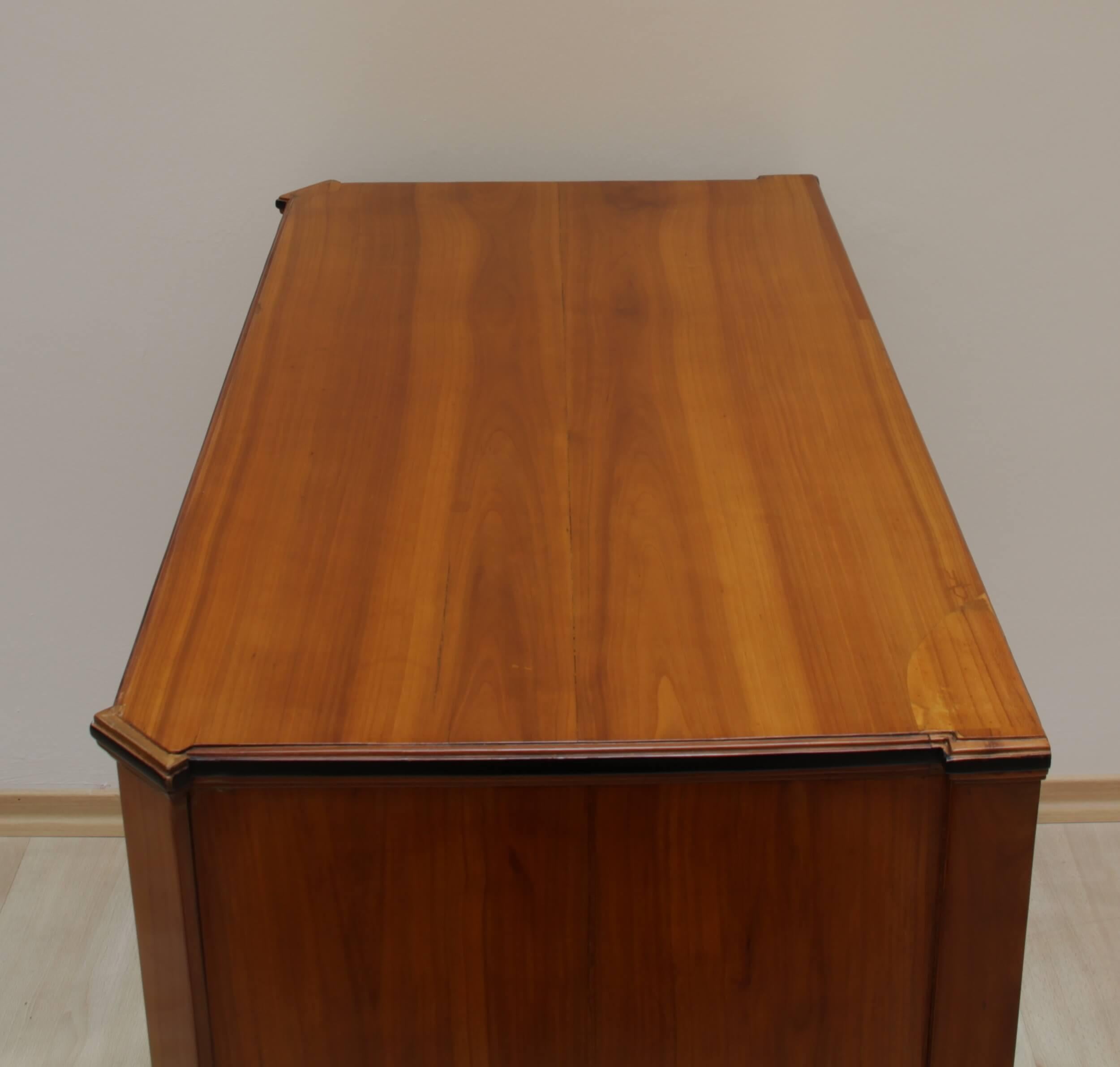 Small Biedermeier Commode, Cherry Veneer, South Germany, circa 1820 1