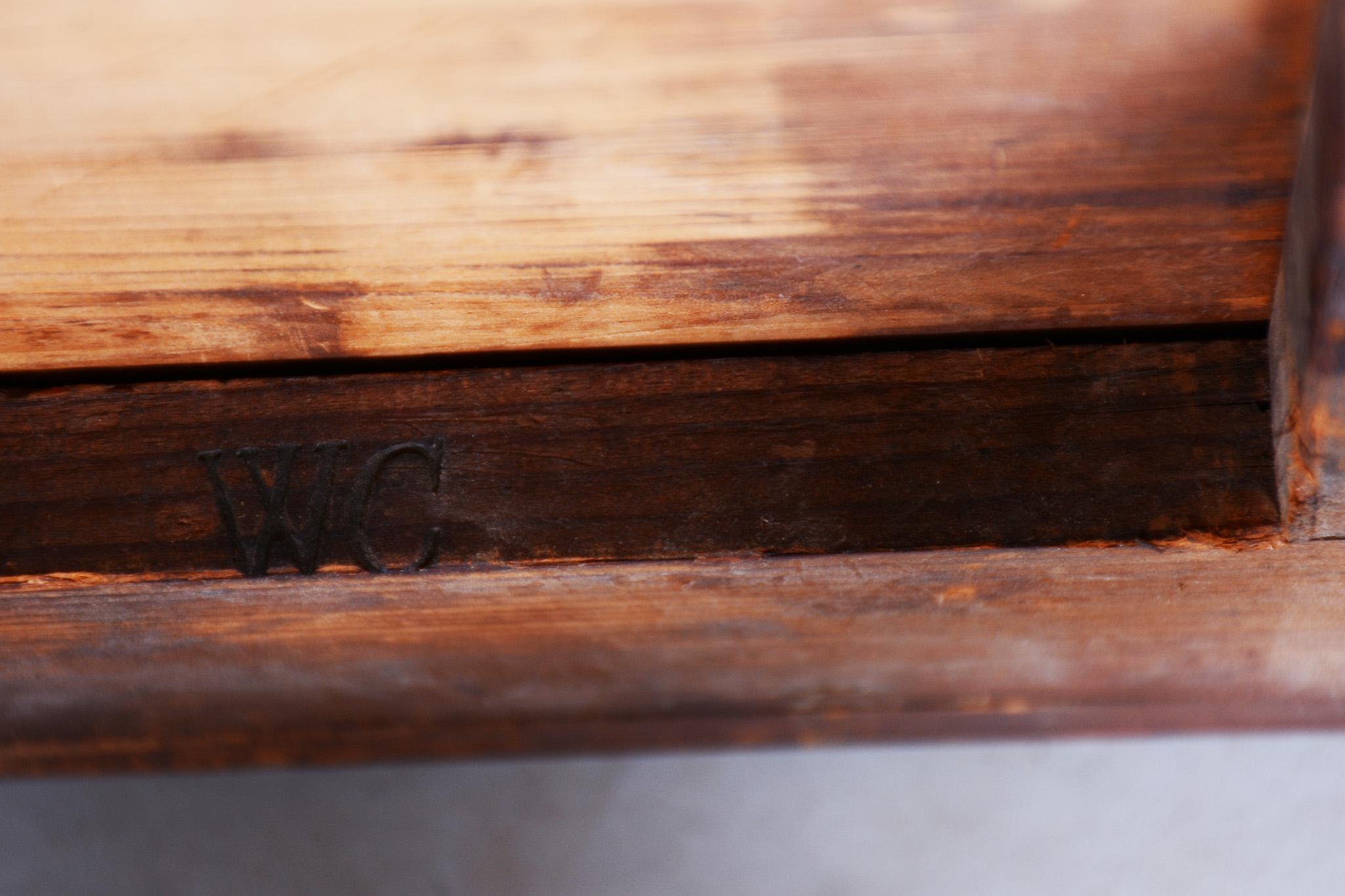Small Biedermeier Side Table, Restored, Walnut, Austria, 1820s For Sale 6