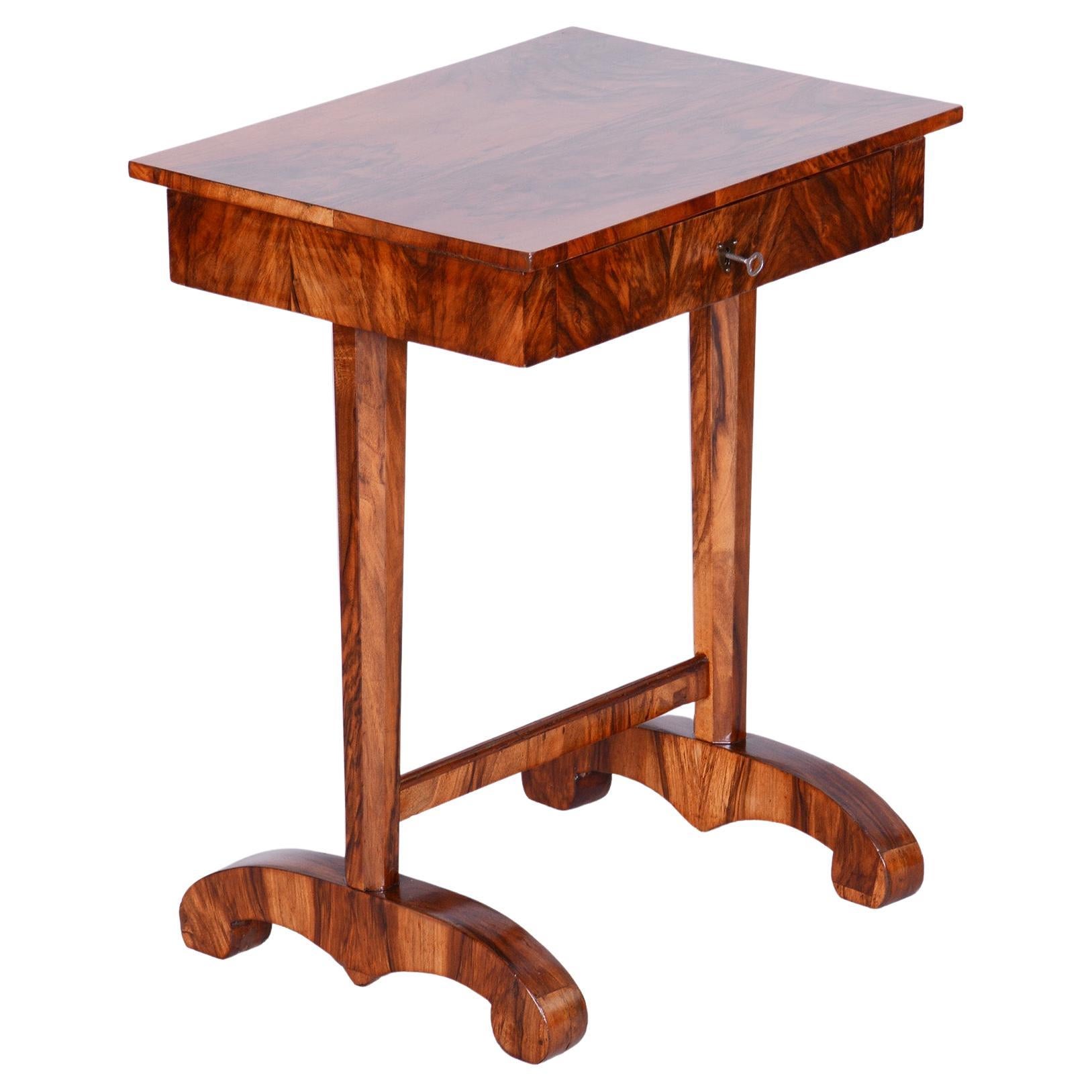 Small Biedermeier Side Table, Restored, Walnut, Austria, 1820s For Sale