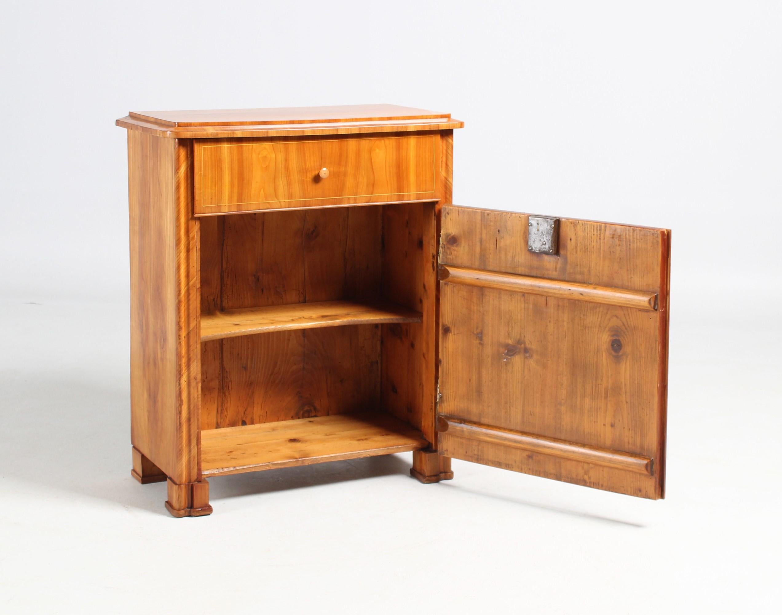 Small Biedermeier Sideboard, Chest, Cherry, circa 1830 In Good Condition For Sale In Greven, DE